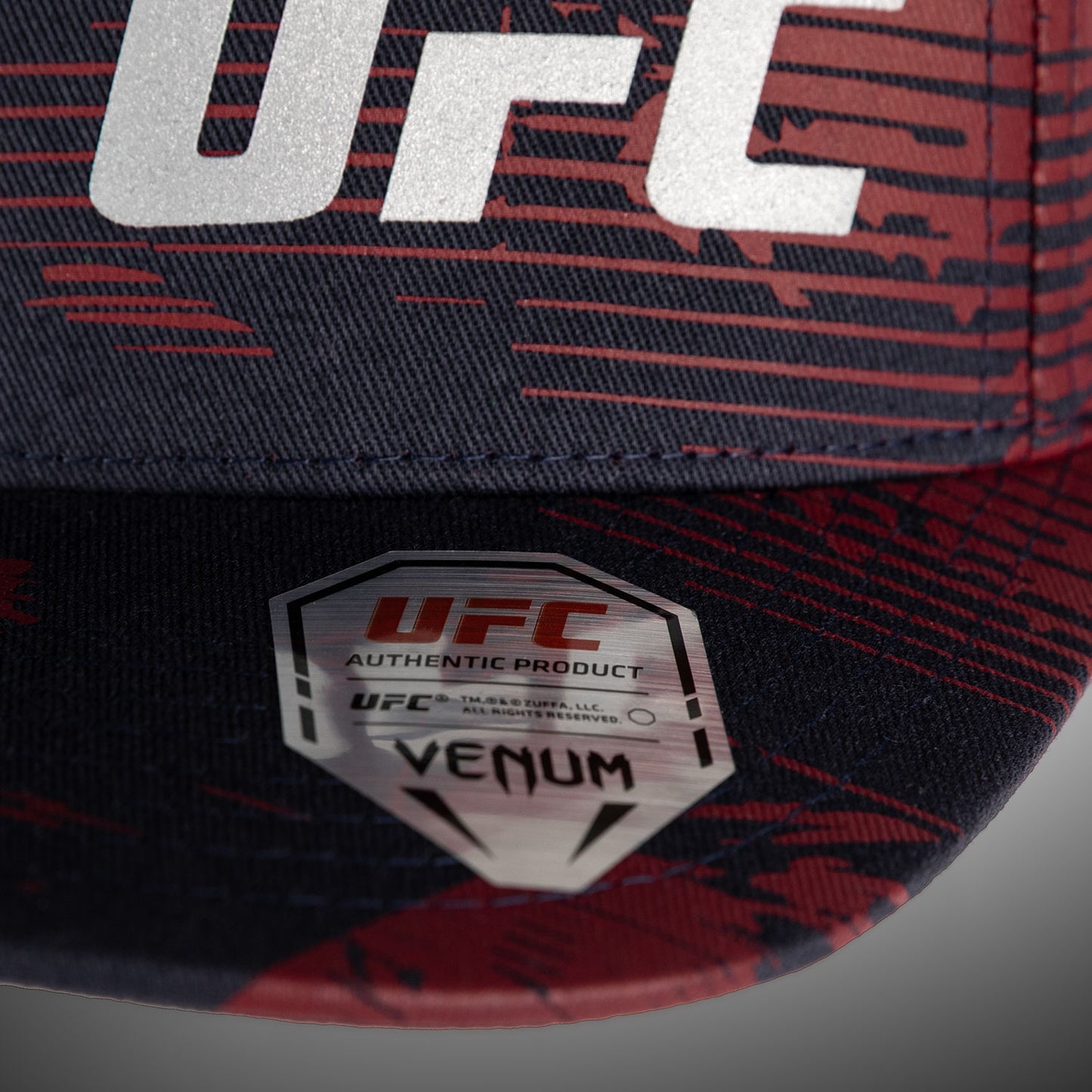 UFC Zenith by Venum バーガンディ オーセンティックファイトウィーク トラッカーハット