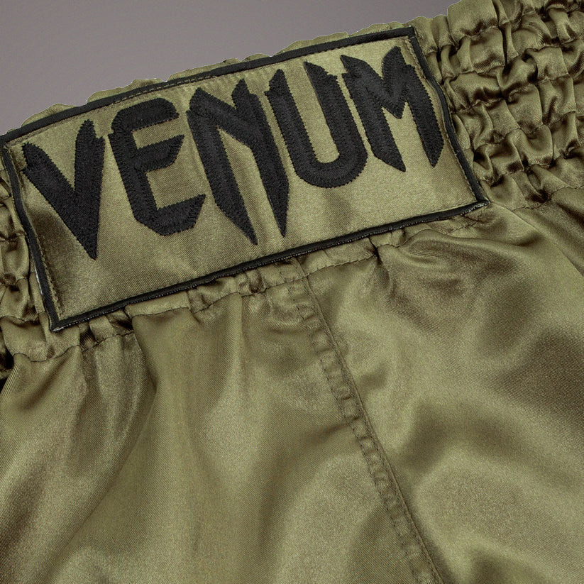 Venum Classic -ムエタイショーツ カーキ/ブラック