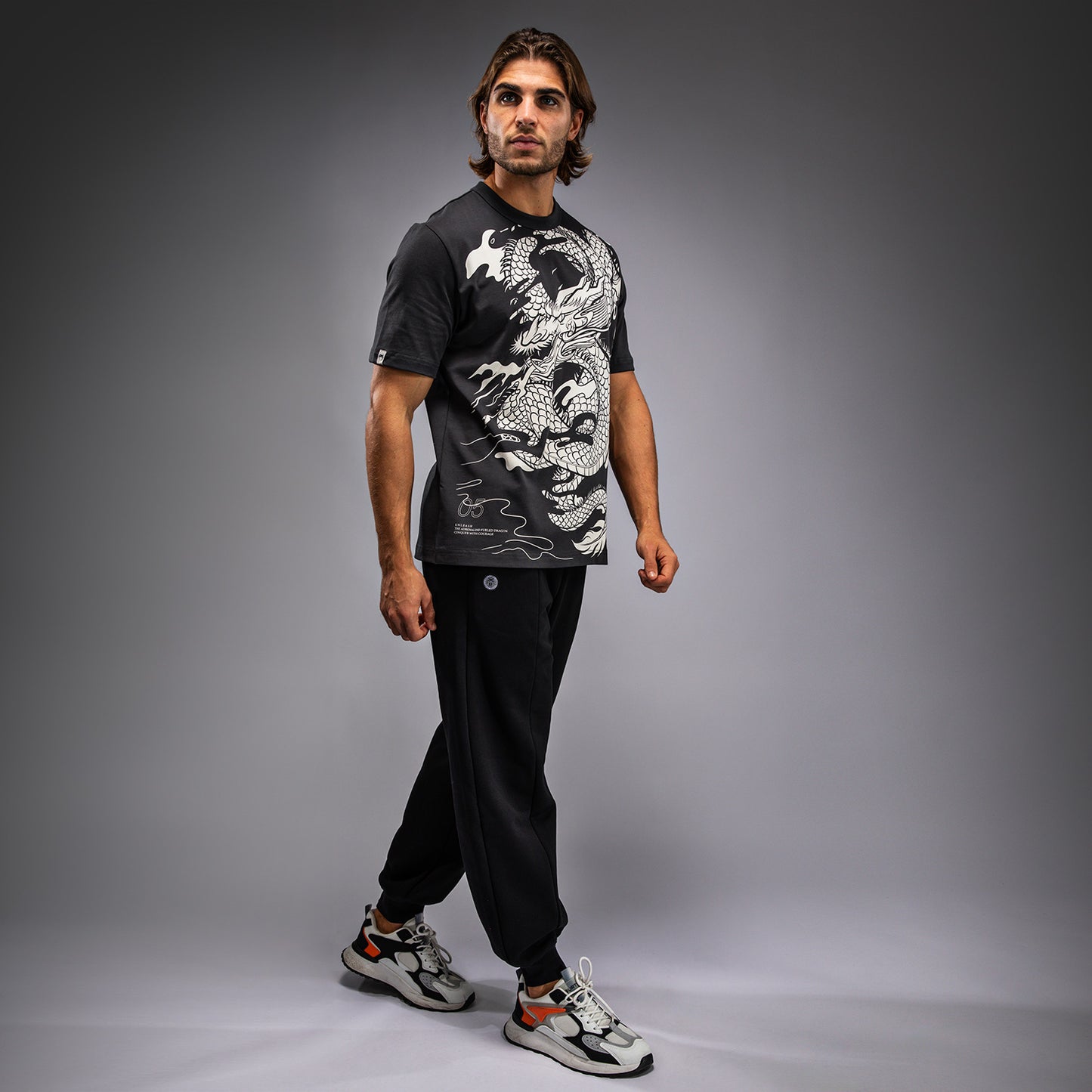 Venum ドラゴンズ・フライト メンズ Tシャツ - チャコールグレー/クリームホワイト