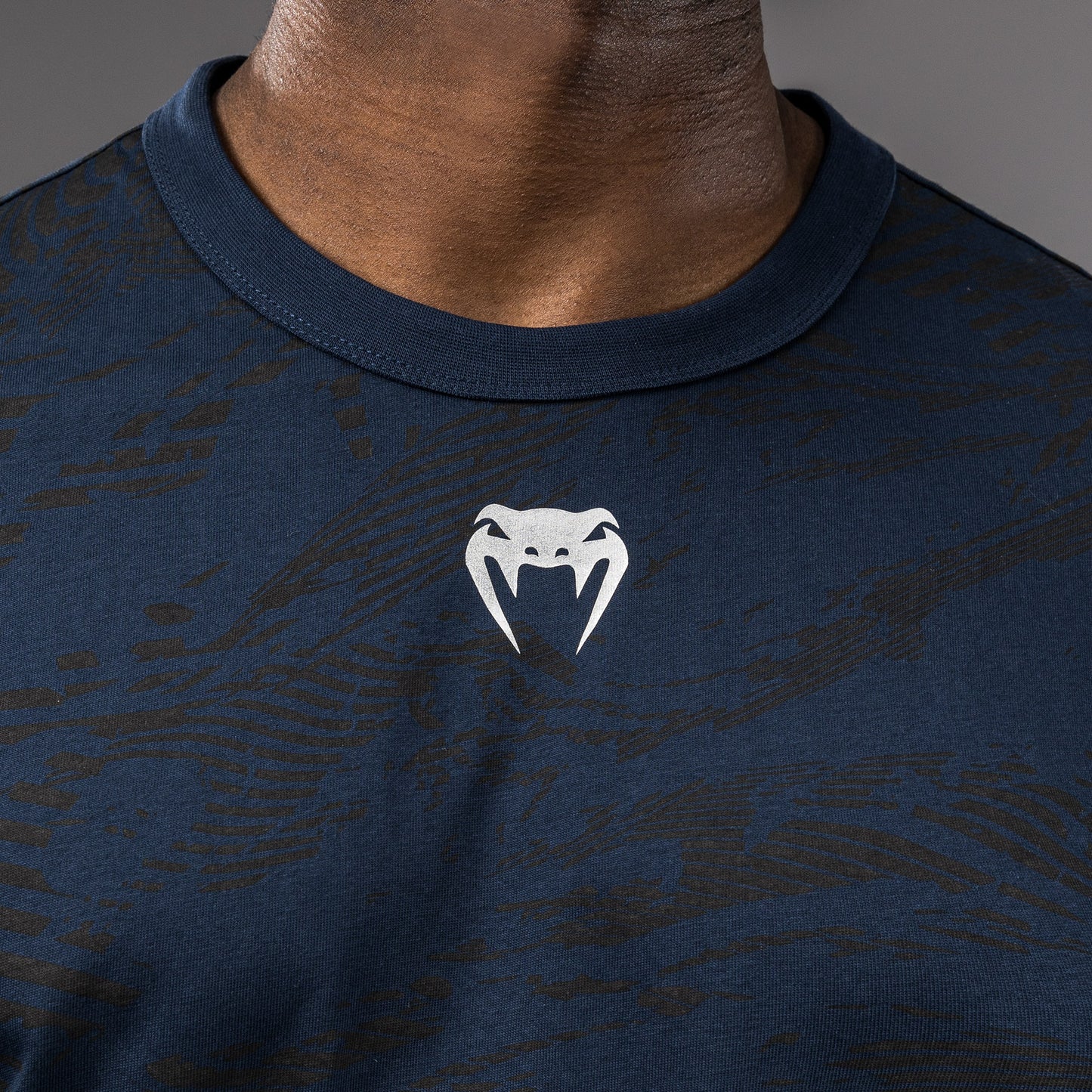 UFC Fusion by Venum Fight Week ショートスリーブTシャツ(男性用) - オーシャニックブルー
