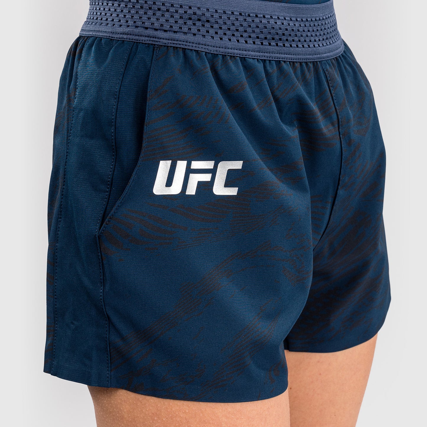UFC Fusion by Venum Fight Week パフォーマンスショーツ(女性用) - オーシャニックブルー