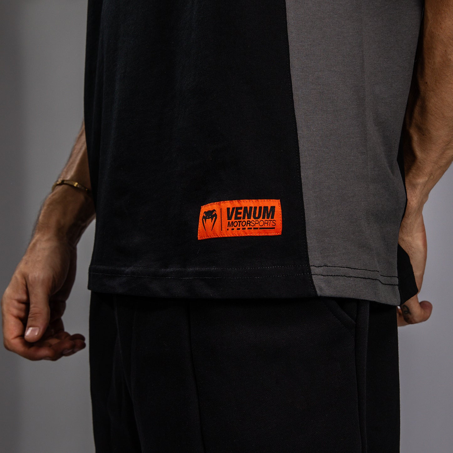 Venum Motorsport - ディープブラック Tシャツ