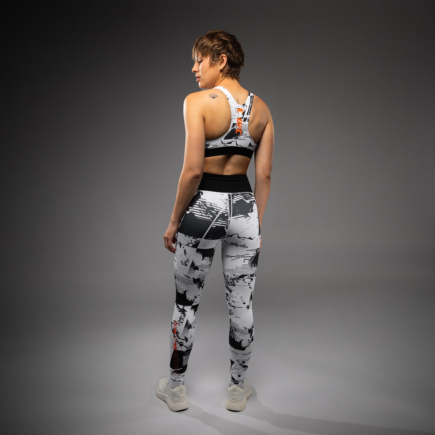 UFC Zenith by Venum Authentic Fight Week レディース ホワイト レギンス