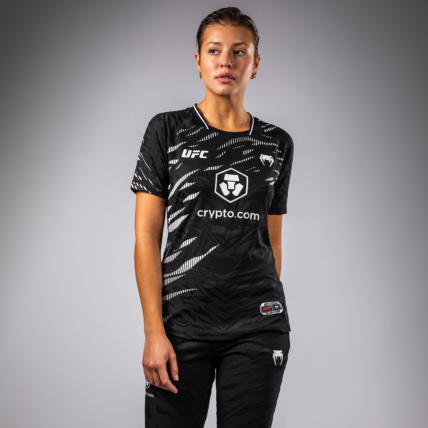UFC ヘビ柄 ブラック Tシャツ UFC Fusion by Venum Men's Replica Short Sleeve T-Shirt - Champion