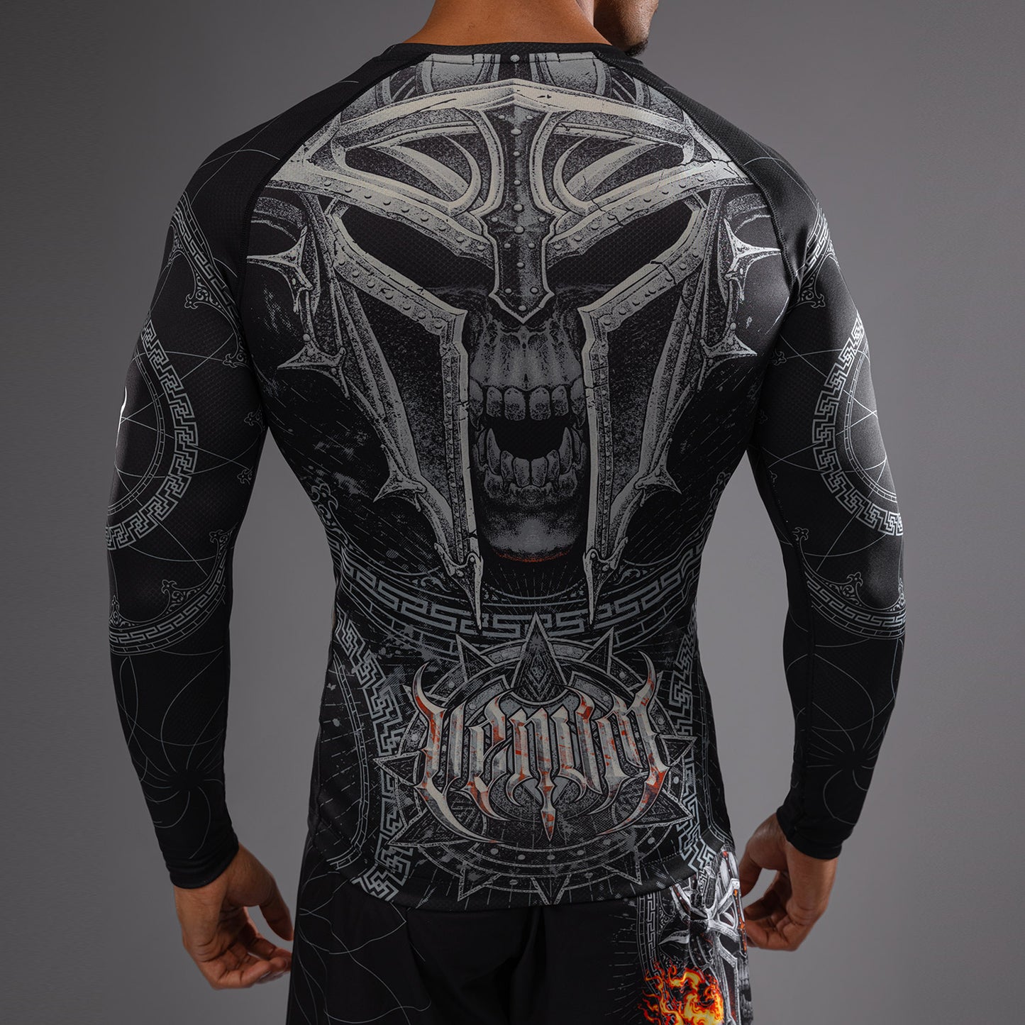 Venum Gladiator 5.0 メンズ ロングスリーブ Tシャツ - ブラック/シルバー