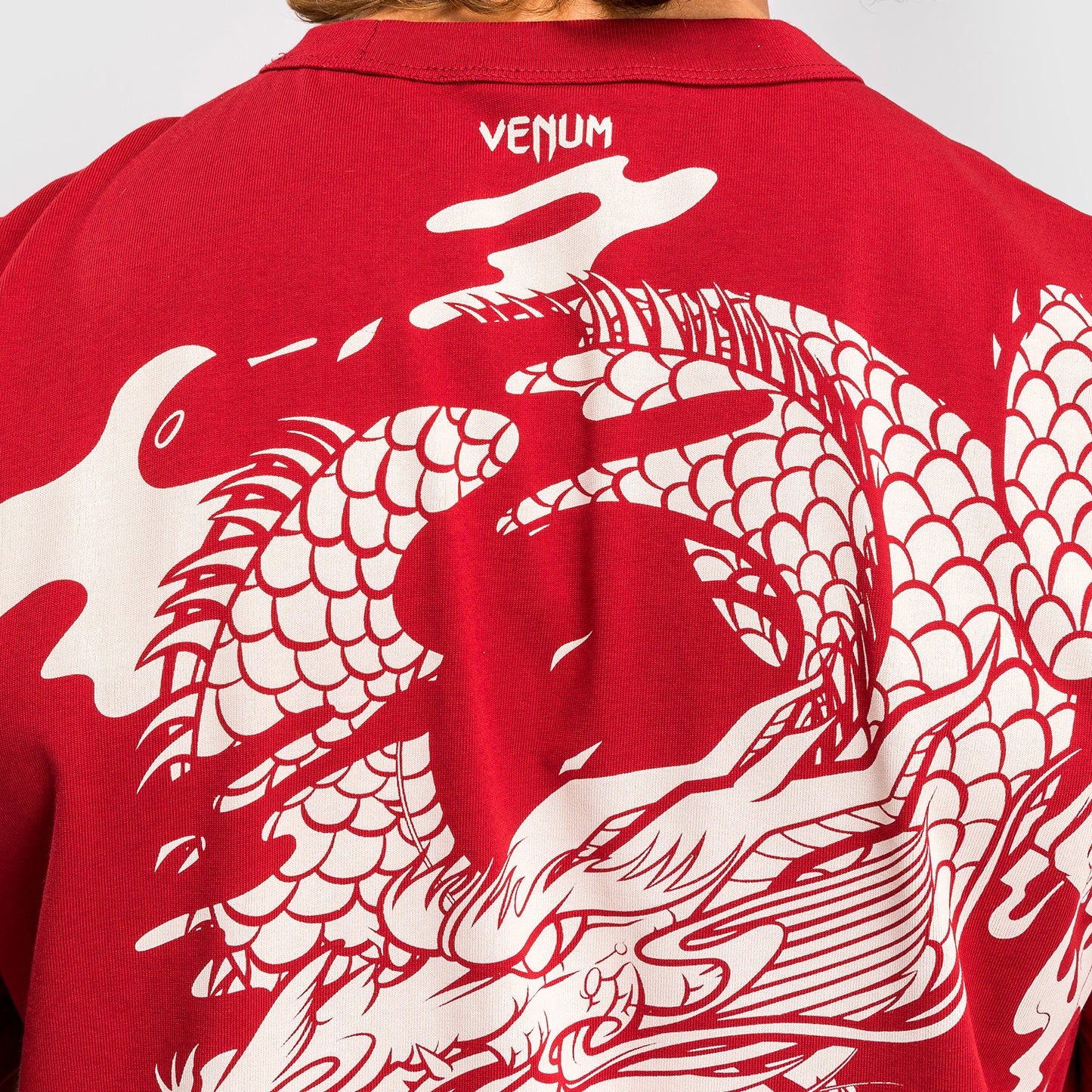Venum ドラゴンズ・フライト メンズ Tシャツ - チェリーレッド/クリームホワイト