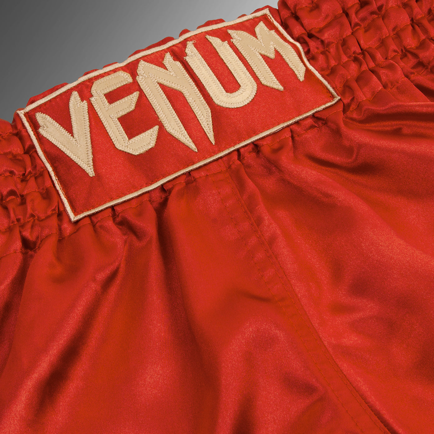 Venum Classic -ムエタイショーツ ボルドー/ゴールド