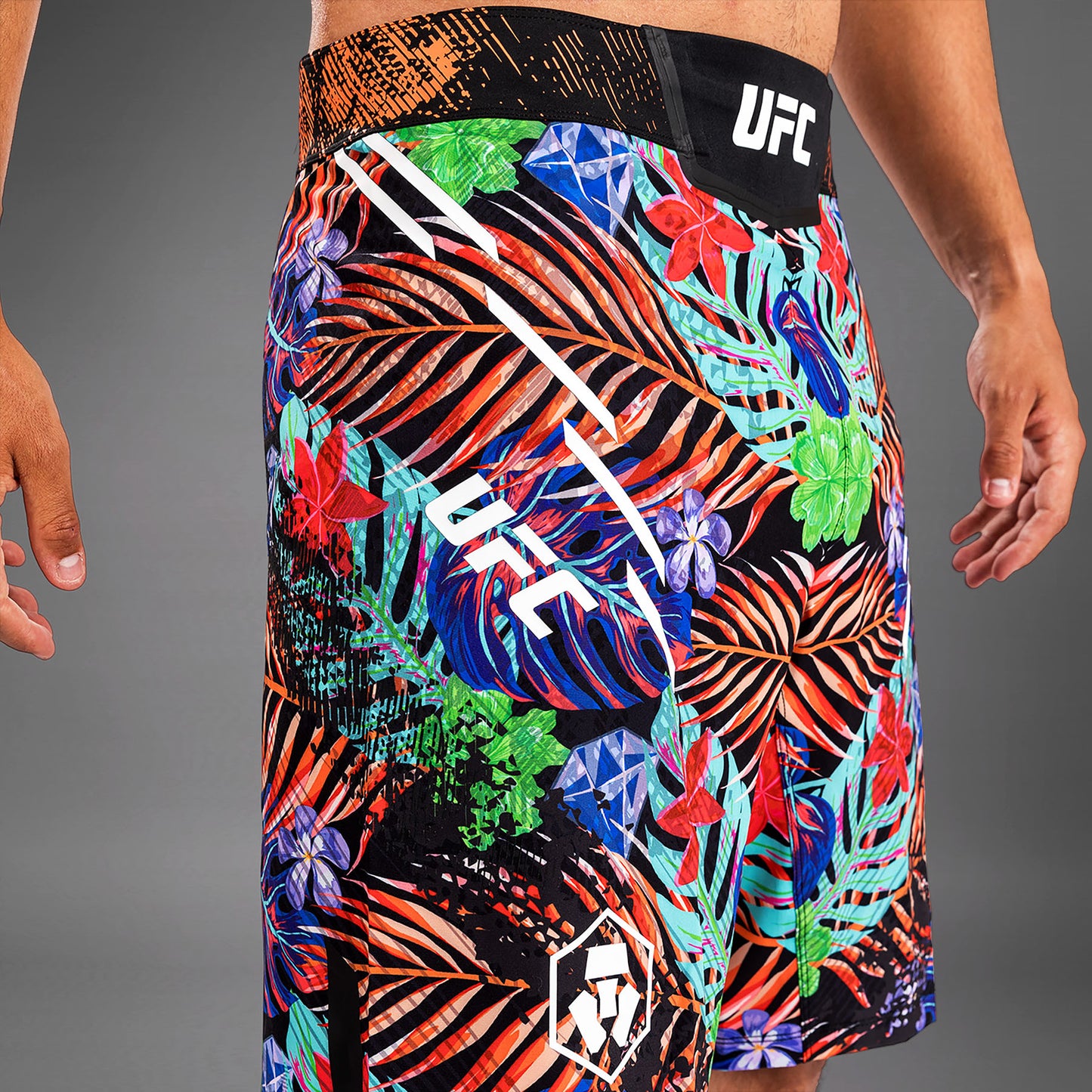 UFC Unrivaled by Venum Dustin Poirier 男性 ロングフィットファイトショーツ - ブルー