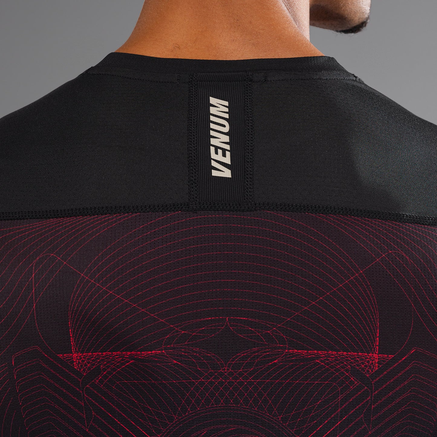 Venum G-Fit Air 長袖ラッシュガード メンズ - ディープブラック/ファイヤーレッド