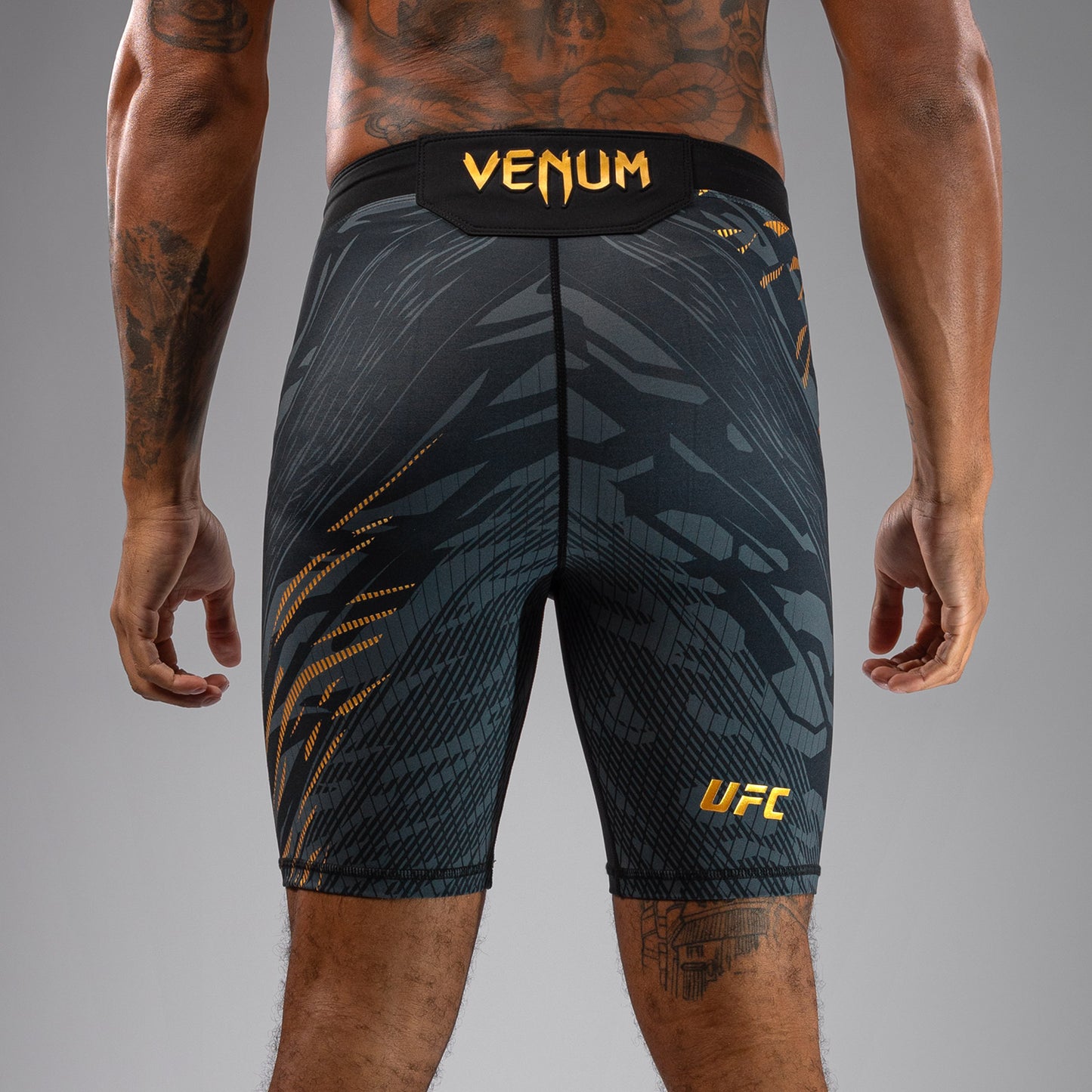 UFC Fusion by Venum Authentic Fight Night ヴァレトゥードショーツ(男性用) - チャンピオン