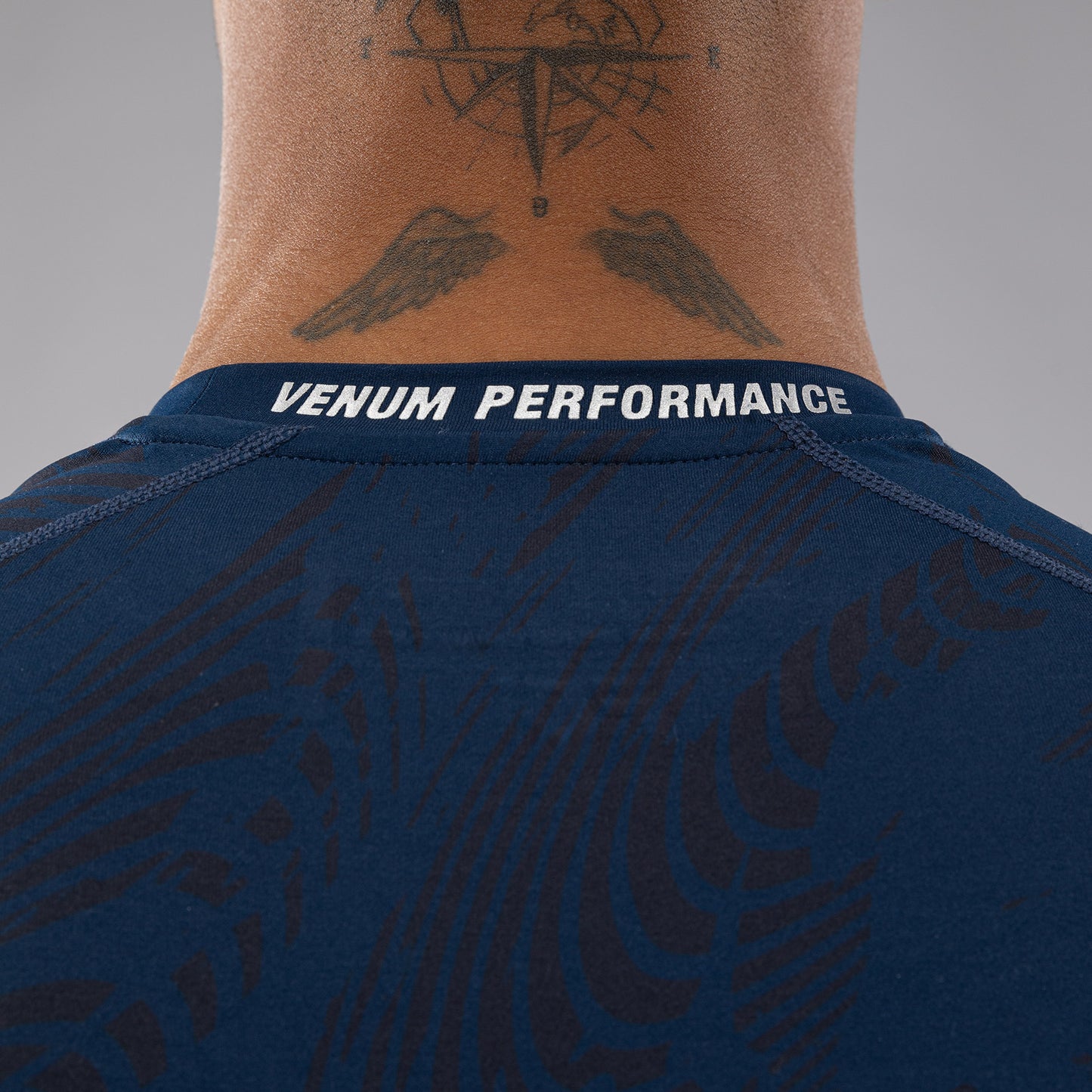 UFC Fusion by Venum Fight Week ショートスリーブラッシュガード(男性用) - オーシャニックブルー
