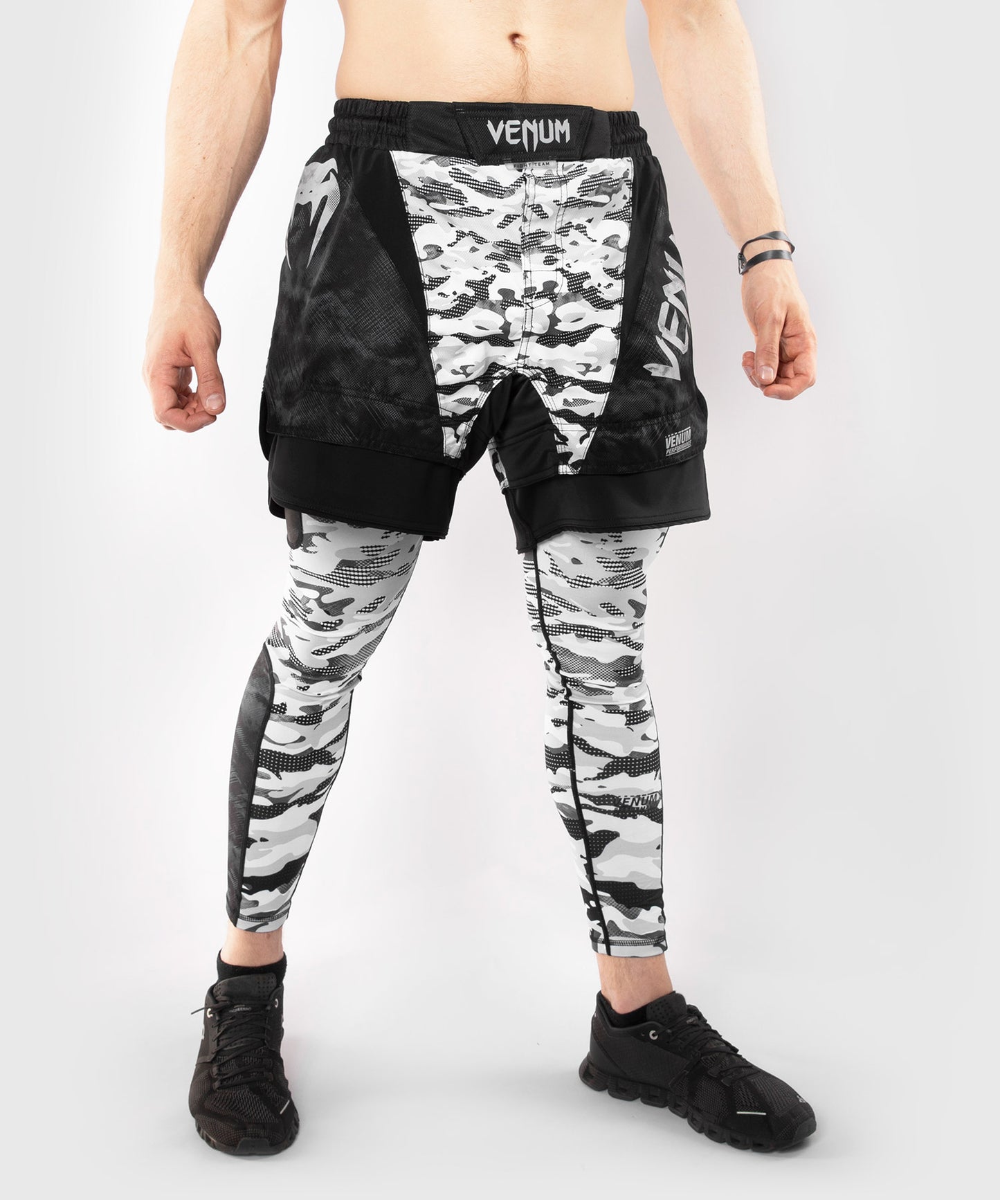 Venum Defender ファイトショーツ - アーバン・カモ