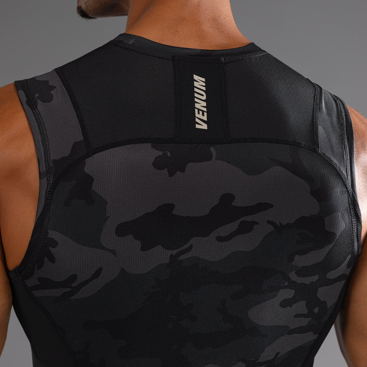 Venum G-Fit Air ノースリーブラッシュガード メンズ - デジタルアーバンカモ