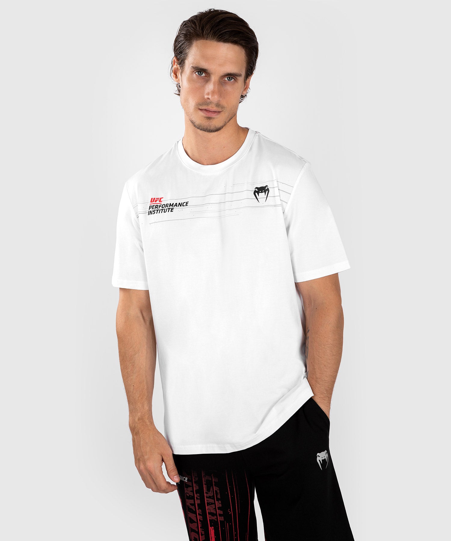 UFC Venum Performance Institute 2.0 メンズTシャツ - ホワイト