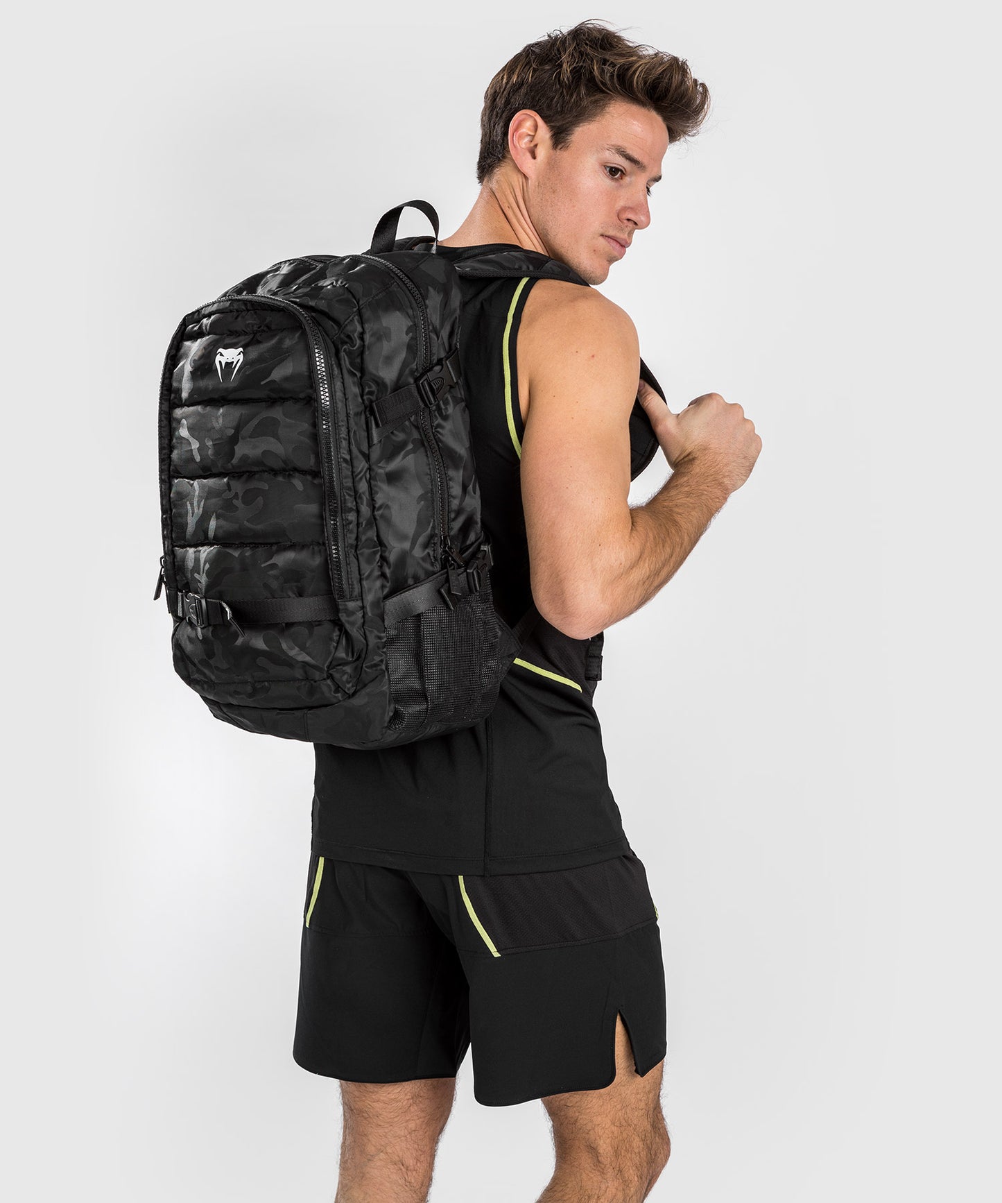 Venum Challenger Pro BackPack - Black/Dark Camo (ブラック/ダークカモ)