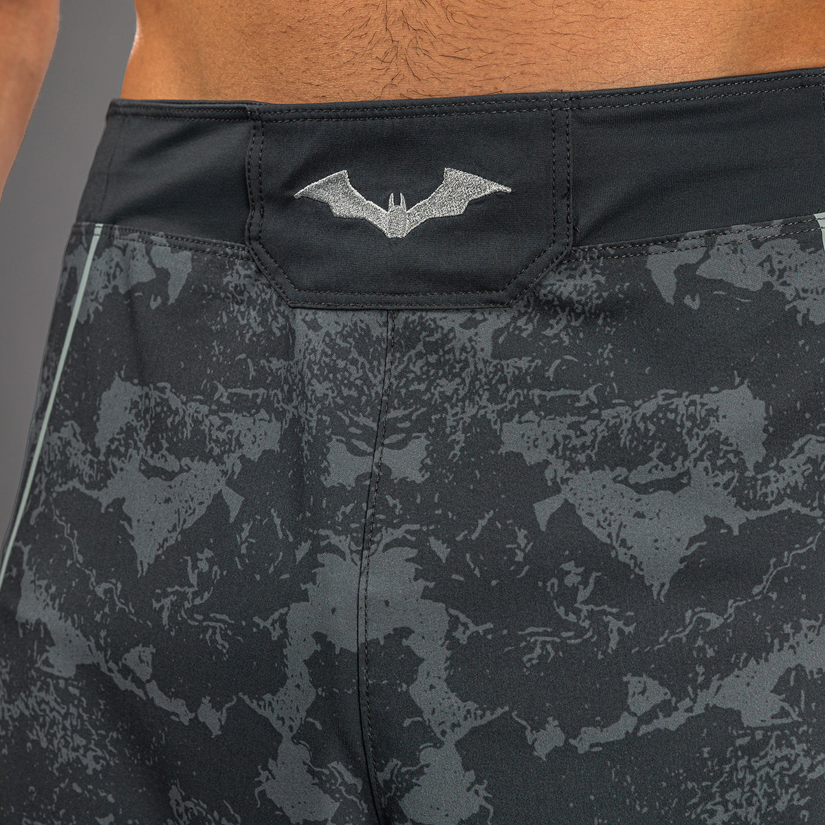 Venum x Batman ファイトショーツ - グレー