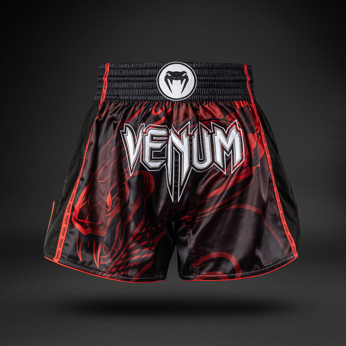 Venum Crimson Viper 2.0 ムエタイショーツ - ブラック/レッド