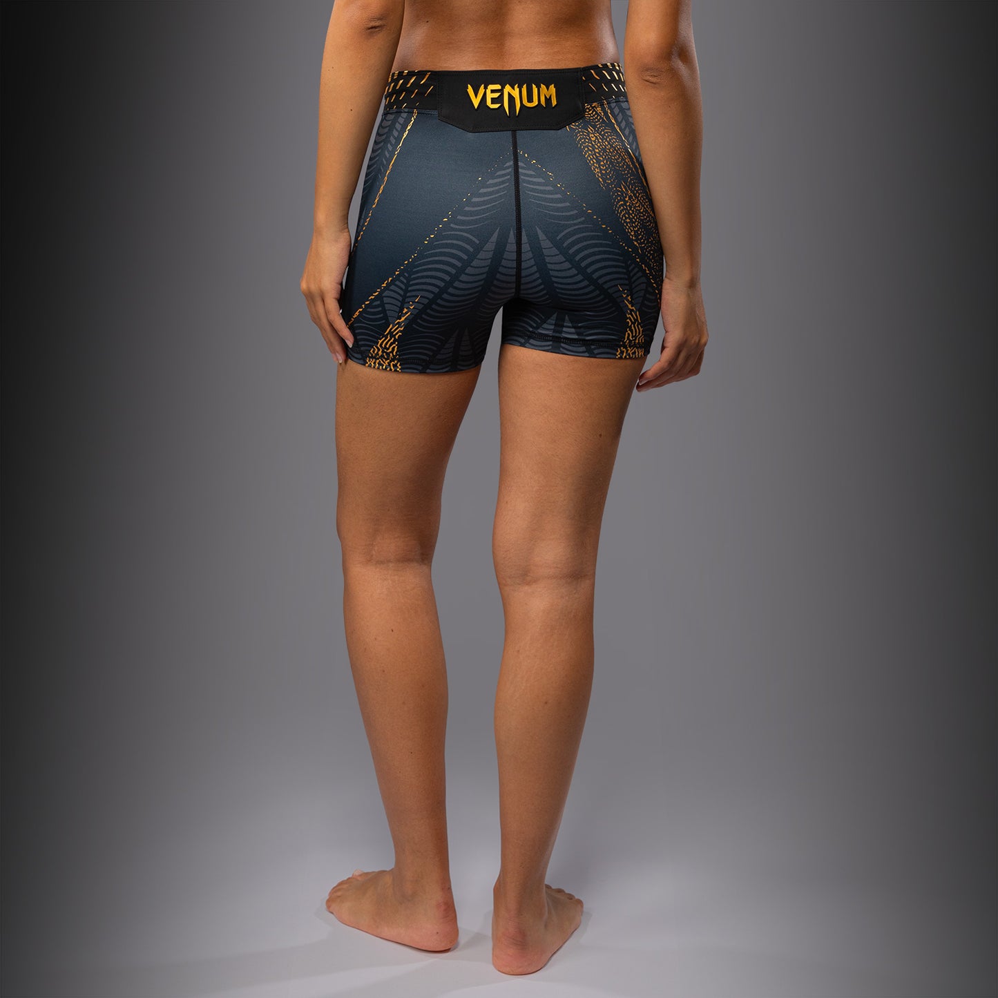 UFC Zenith by Venum Authentic Fight Night ショートフィットヴァレトゥードショーツ レディース - チャンピオン