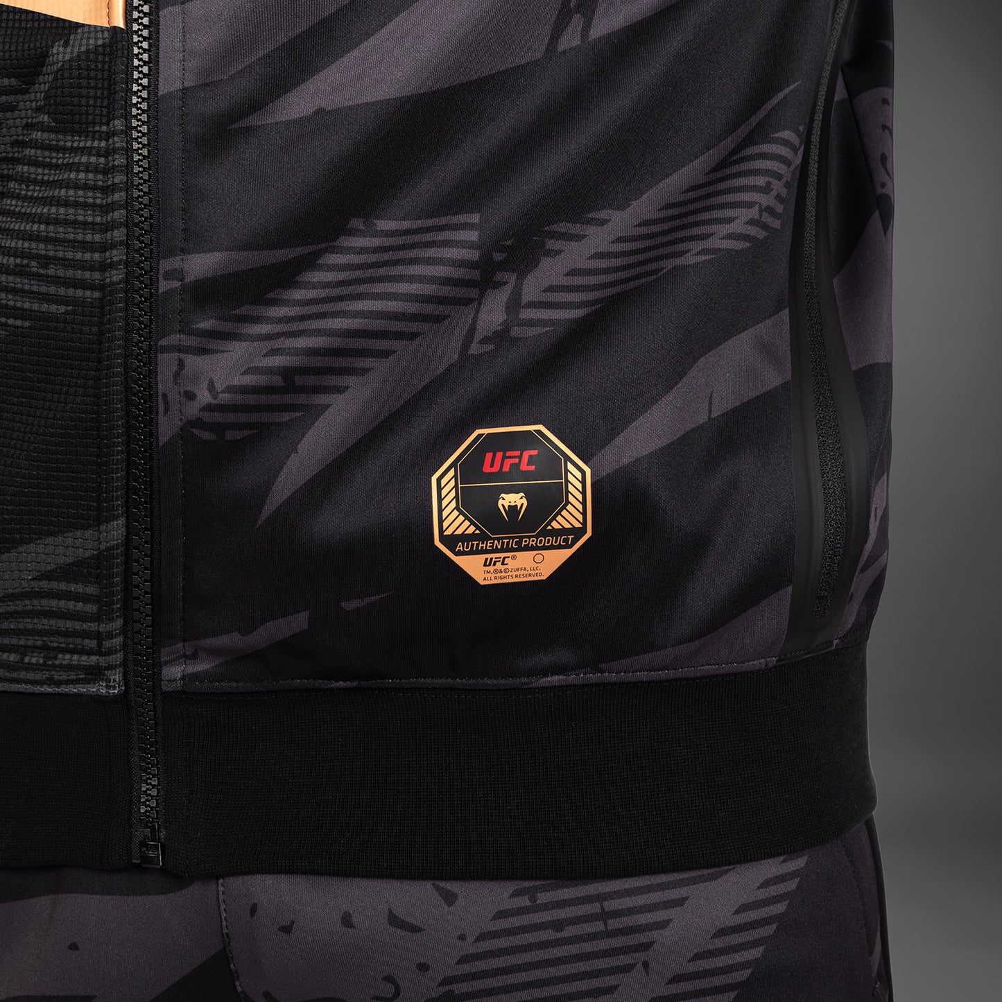 UFC Adrenaline By Venum Fight Week メンズジップアップパーカー - Urban Camo