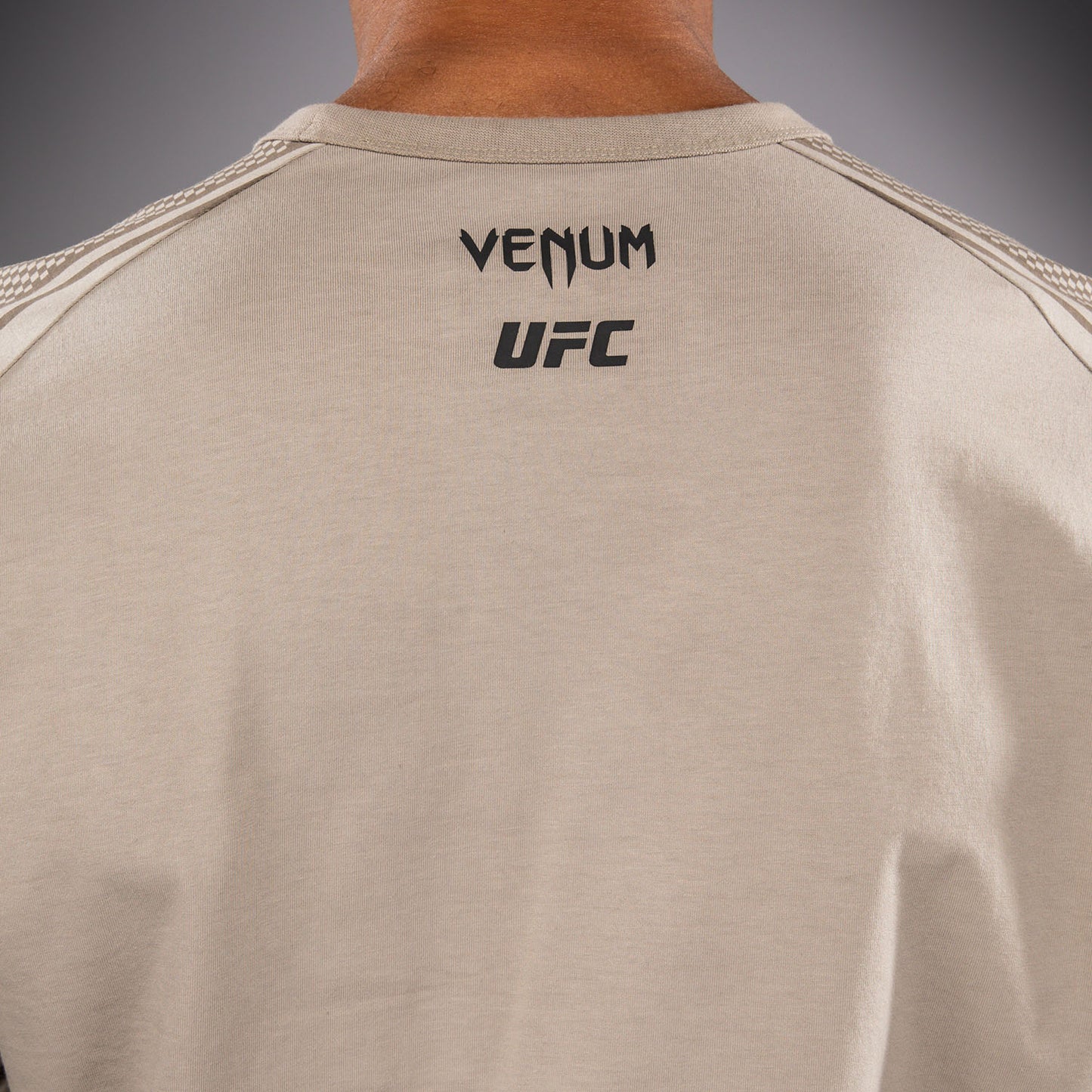 Venum UFC Unity by Venum Authentic Fight Week メンズ 長袖Tシャツ - サンド