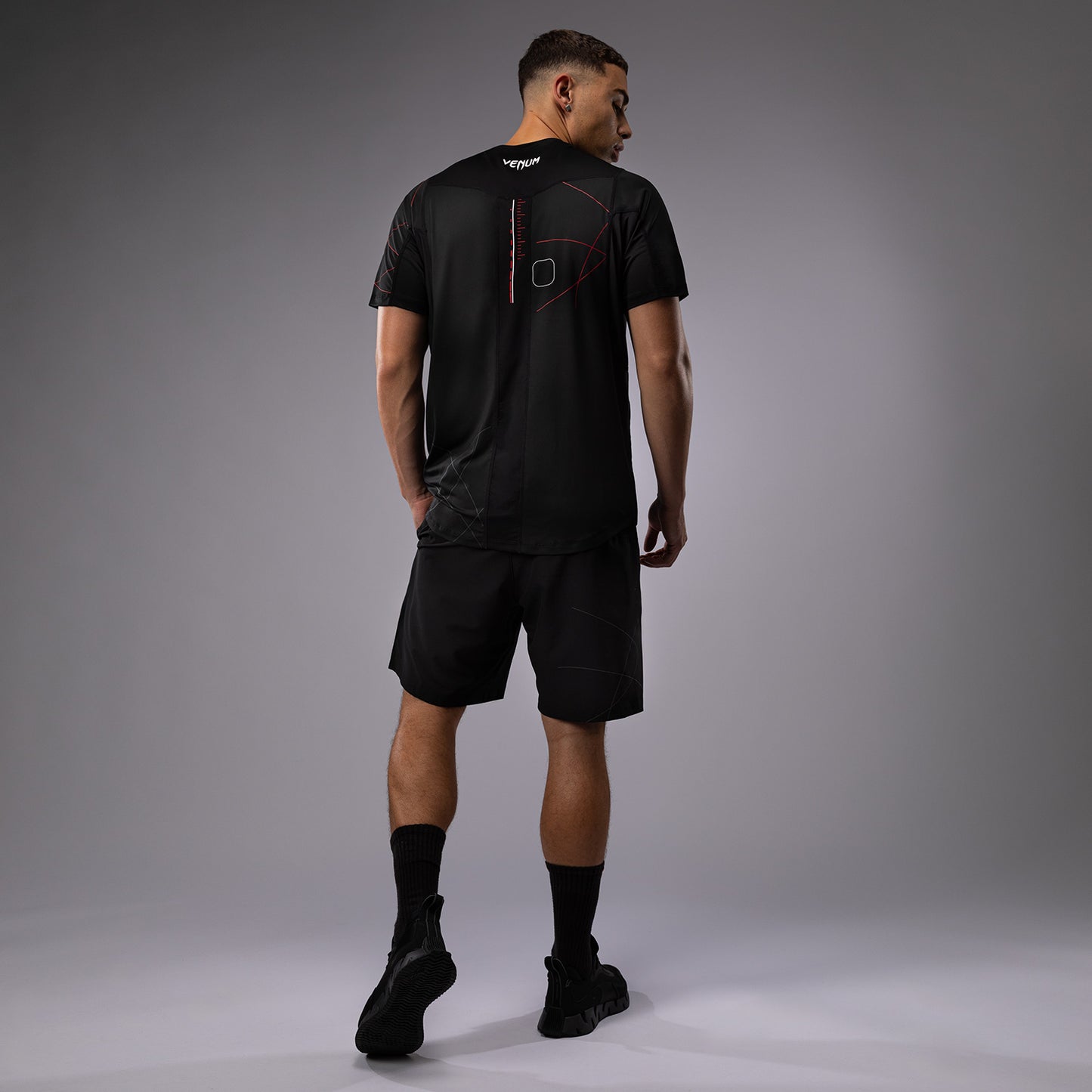 Venum Tactical XT メンズ・ドライ・テックTシャツ - ブラック／ファイヤーレッド