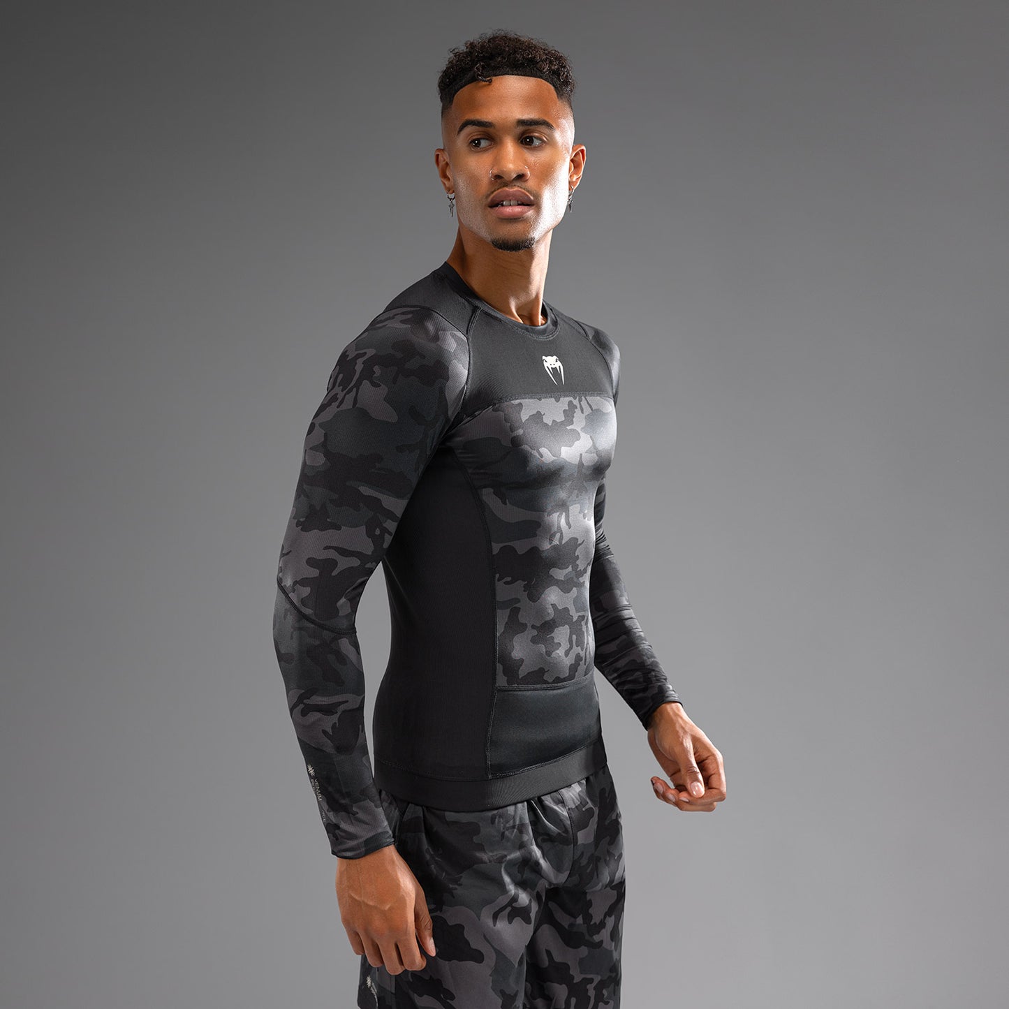 Venum G-Fit Air 長袖ラッシュガード メンズ - デジタルアーバンカモ