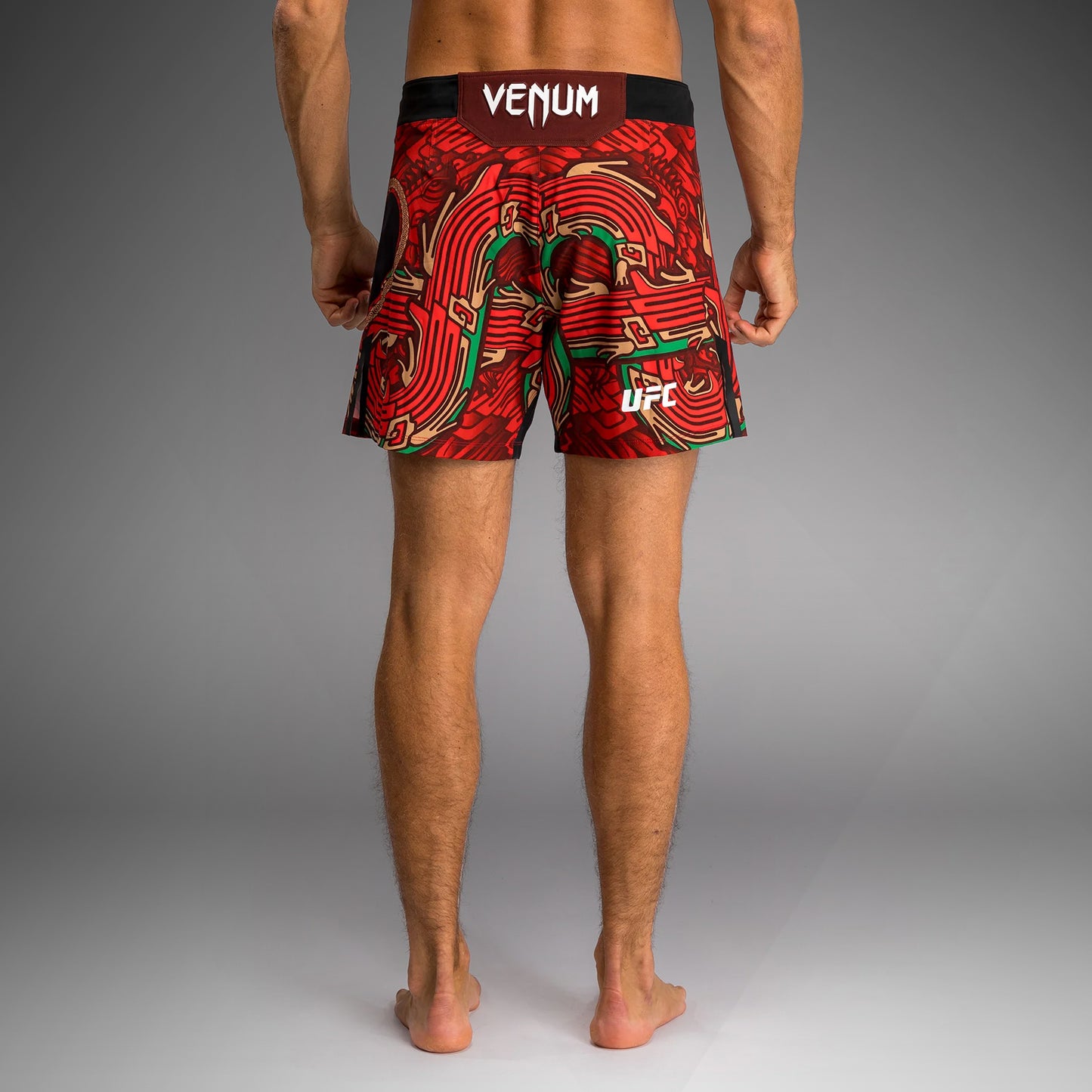 UFC Unrivaled by Venum Brandan Moreno 男性ファイトショーツ - レッド