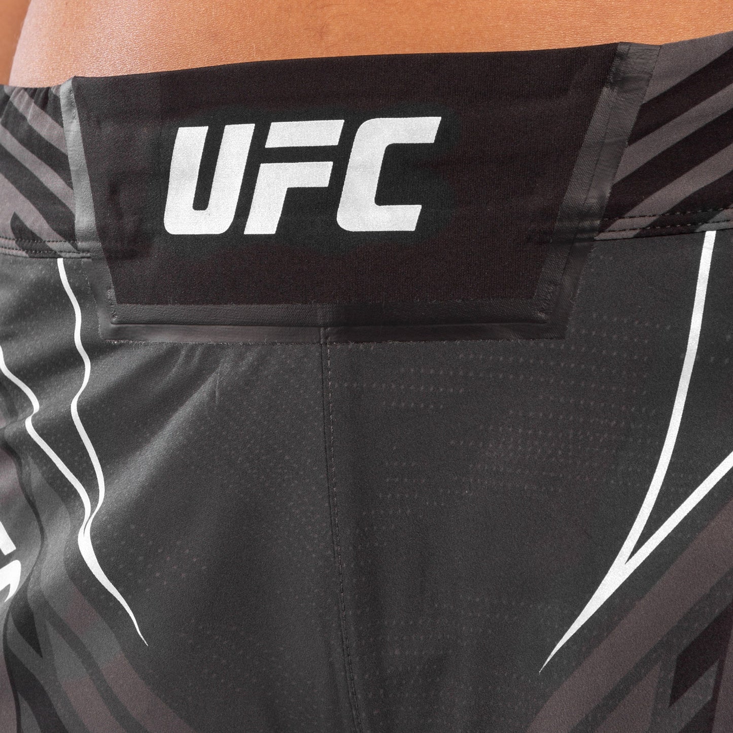 Venum UFC Authentic Fight Night ウィメンズショーツ – ブラック