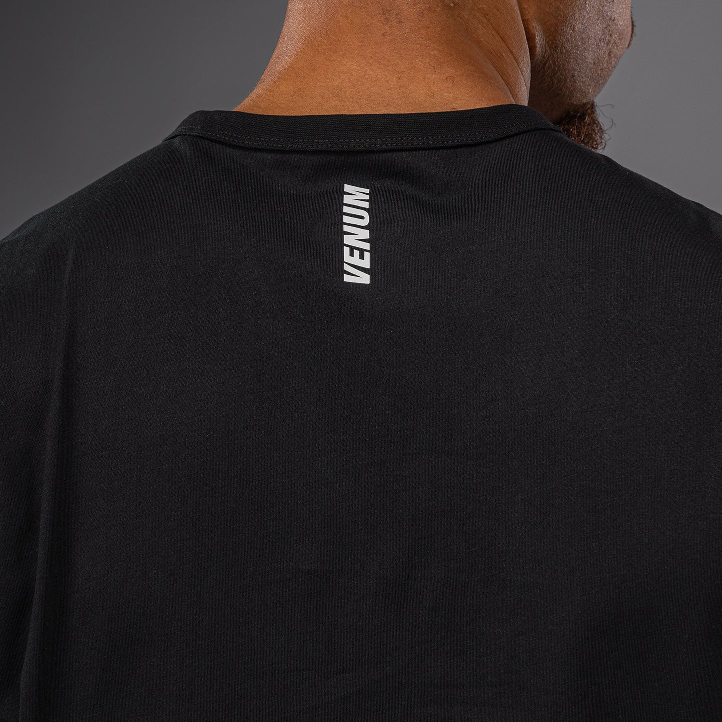 Venum Motorsports VT ドライテックTシャツ – ブラック/ホワイト