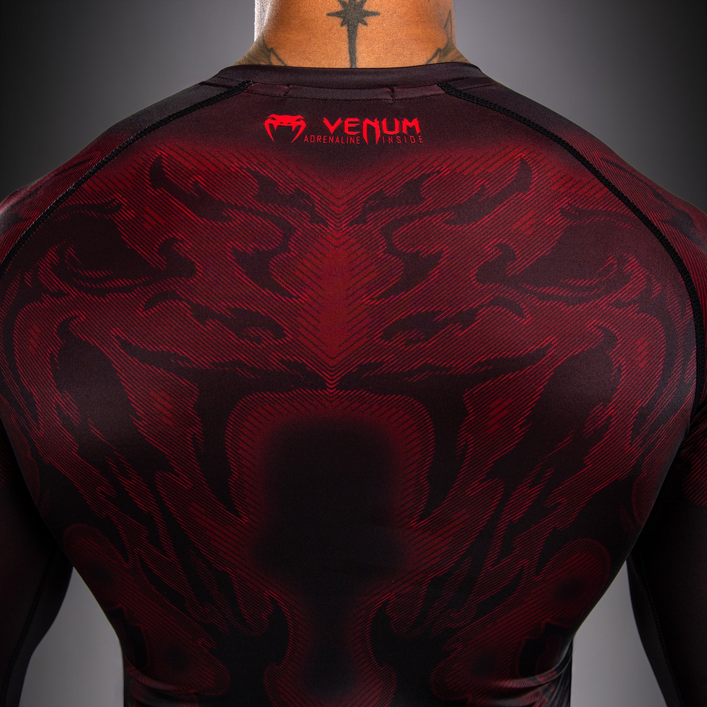 Venum Spectre 長袖ラッシュガード ブラック/レッド