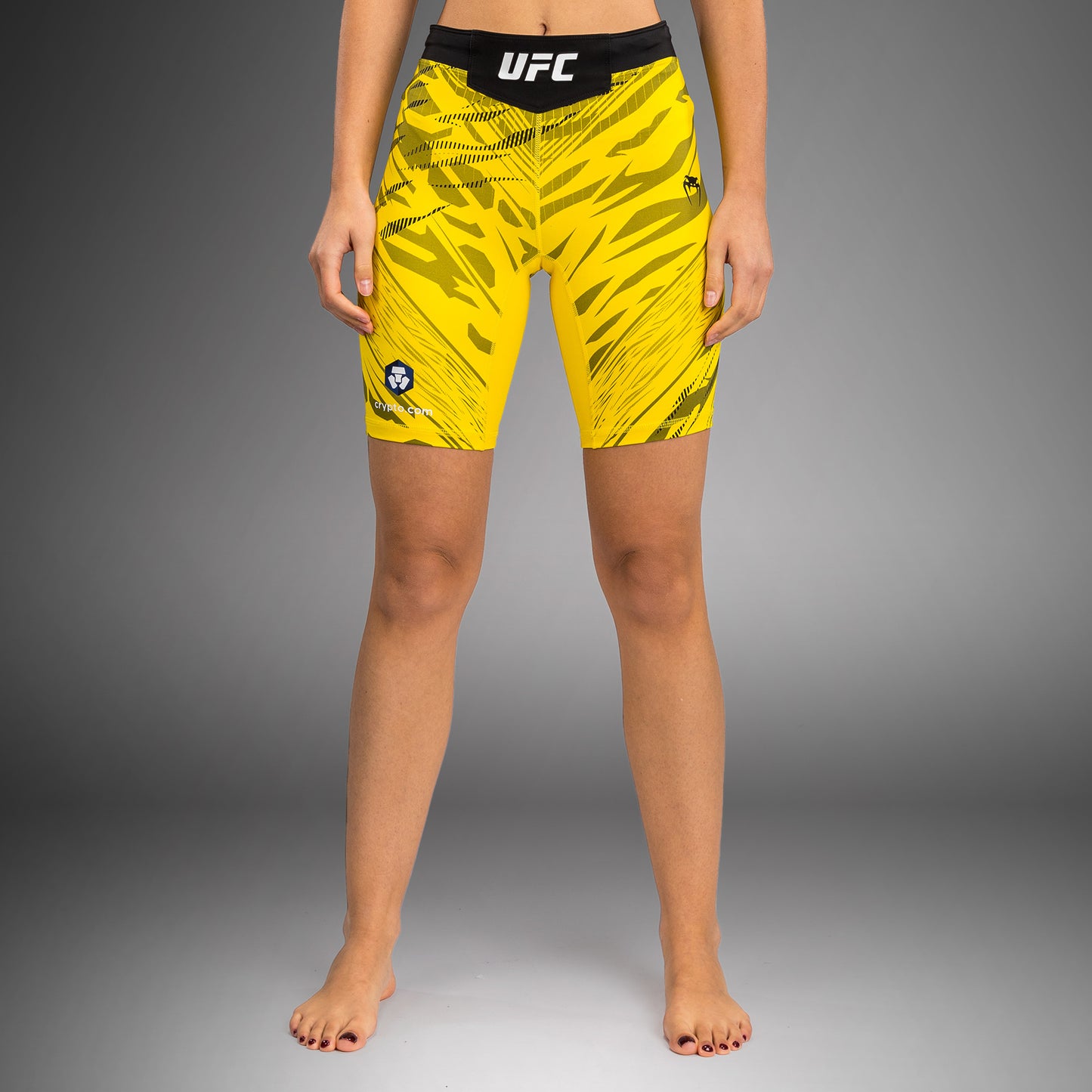 UFC Fusion by Venum Authentic Fight Night ヴァレトゥードショーツ（女性用、フィットラルゴ） - イエロー