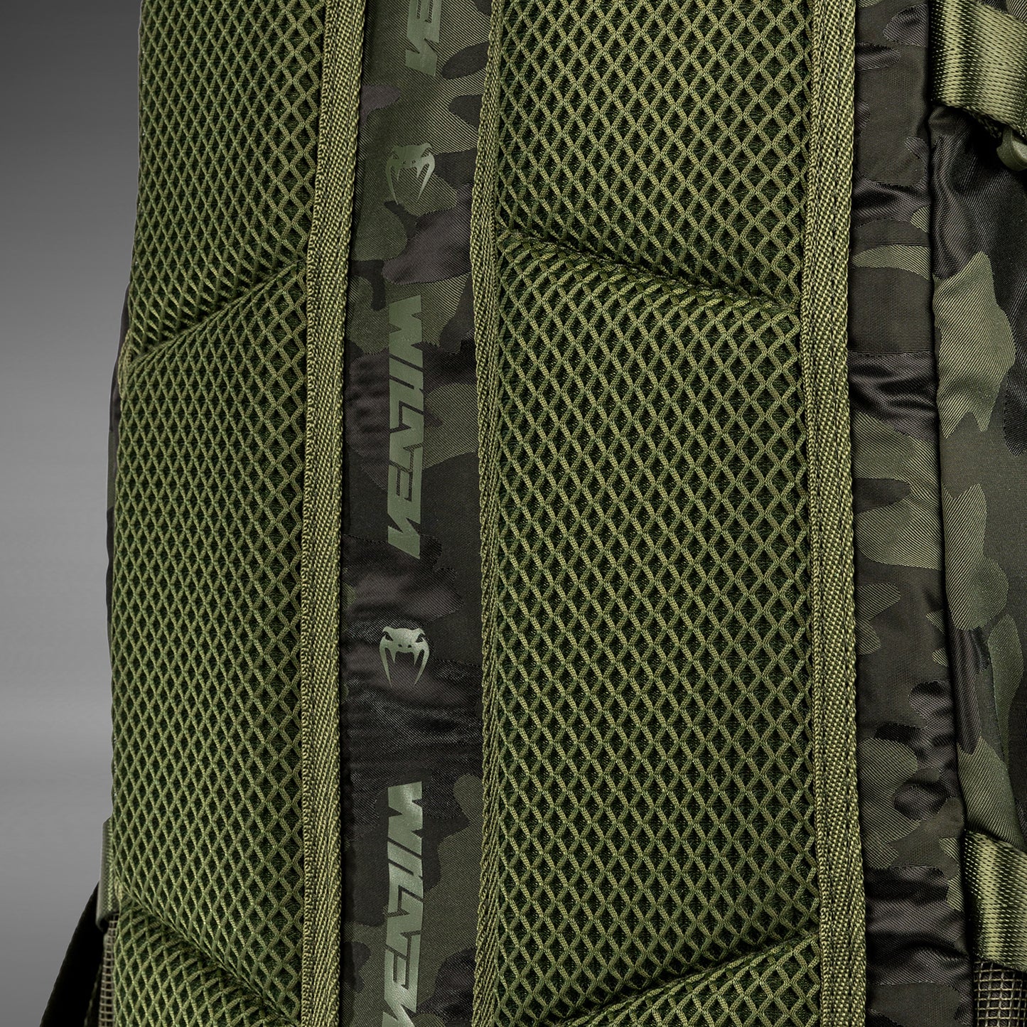 Venum Challenger Pro BackPack - カーキ/カモフラージュ