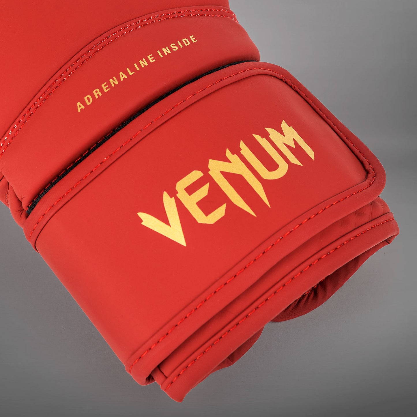 Venum Contender 1.5 ボクシンググローブ - チェリーレッド