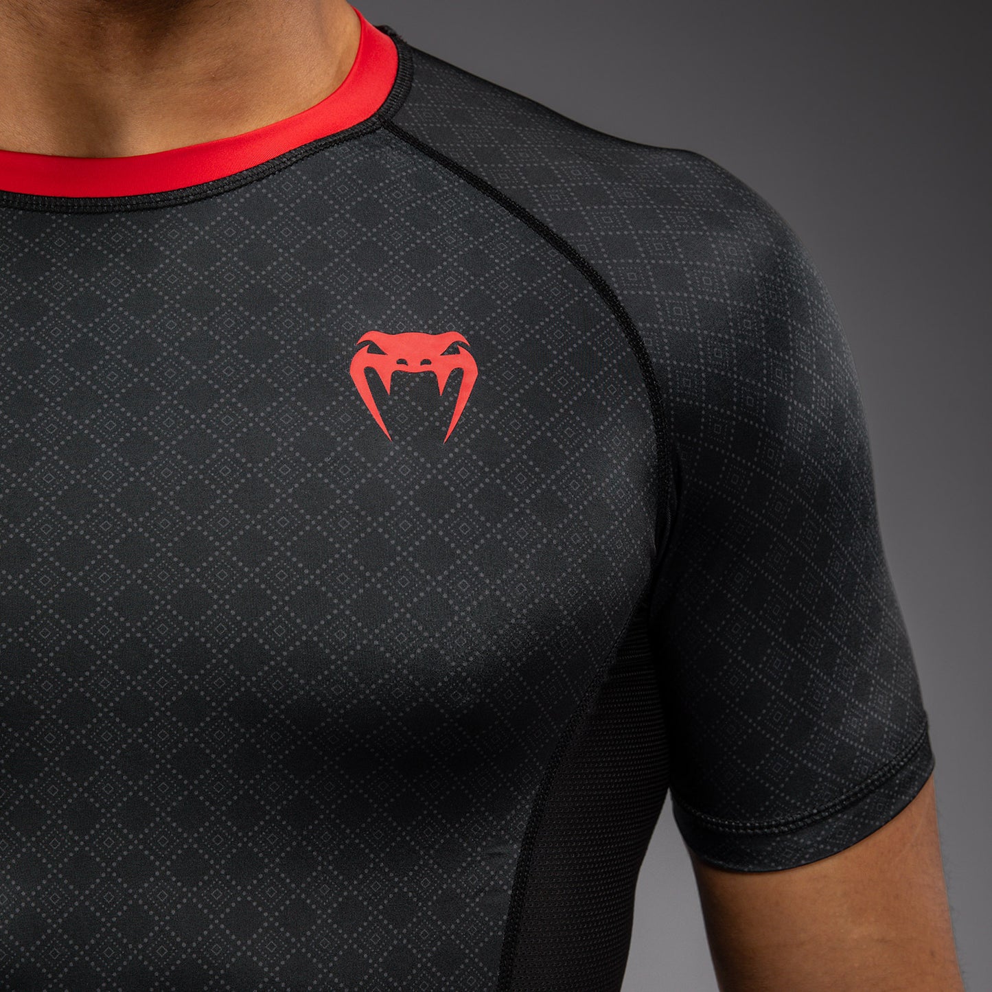 Venum x Roger Gracie Signature 半袖ラッシュガード - ブラック/レッド