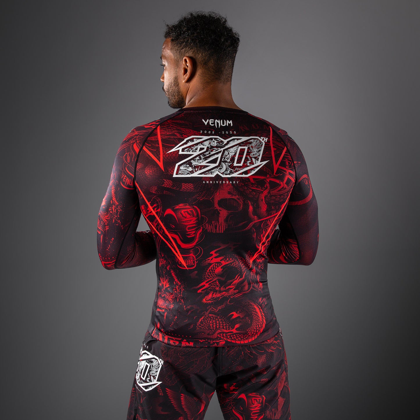 Venum 20th Anniversary 長袖ラッシュガード - ブラック/レッド