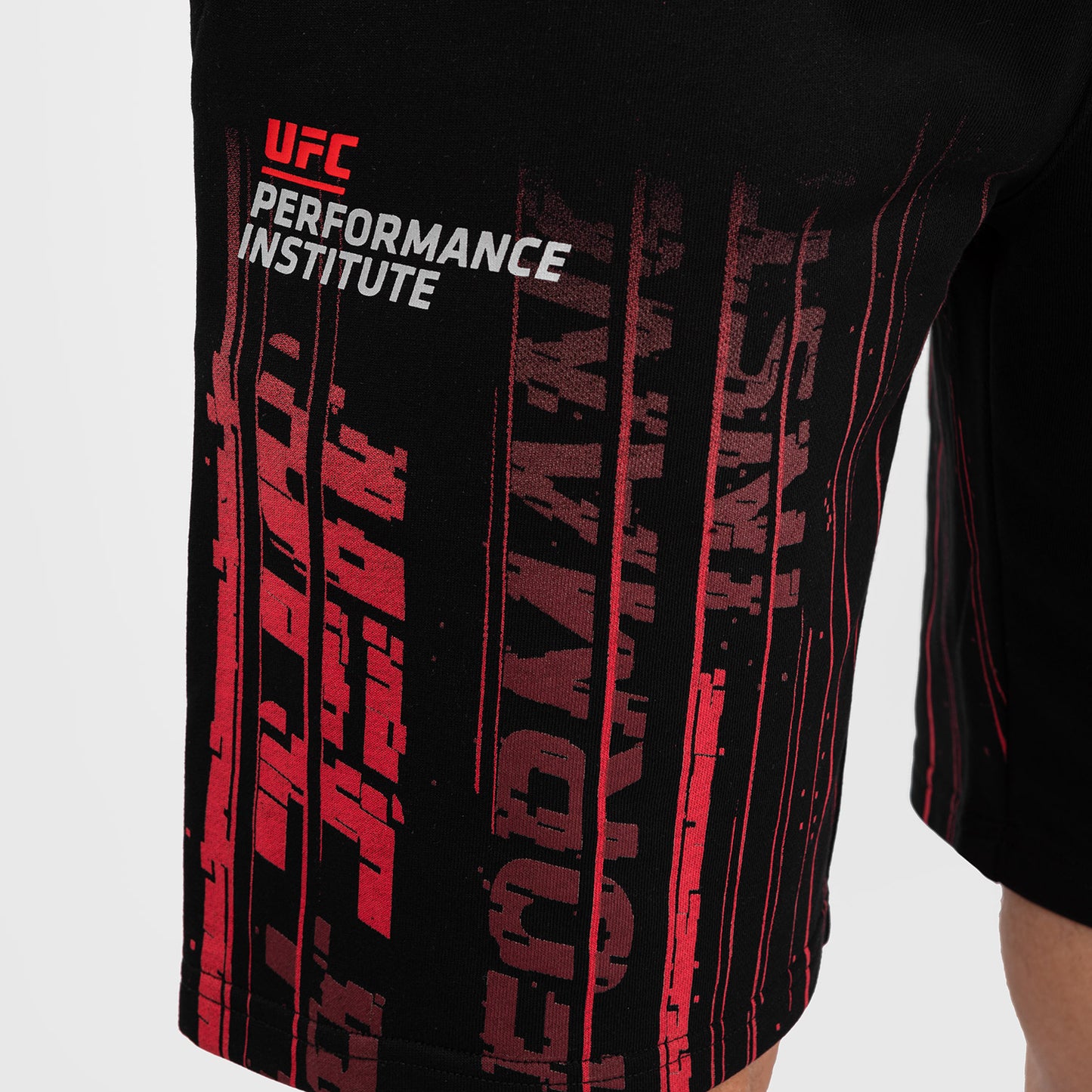 UFC Venum Performance Institute 2.0 男性用コットン・ショートパンツ - ブラック／レッド