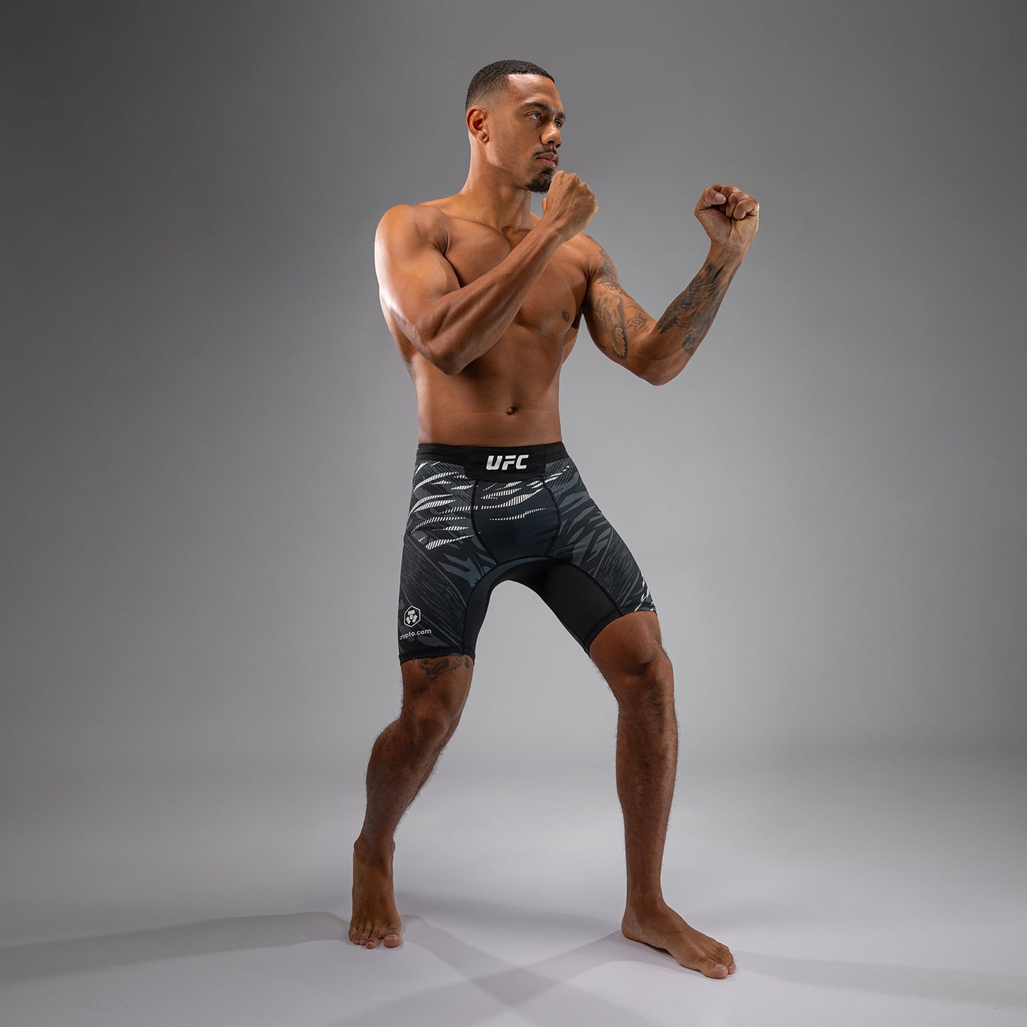 UFC Fusion by Venum Authentic Fight Night ヴァレトゥードショーツ（男性用） - ブラック