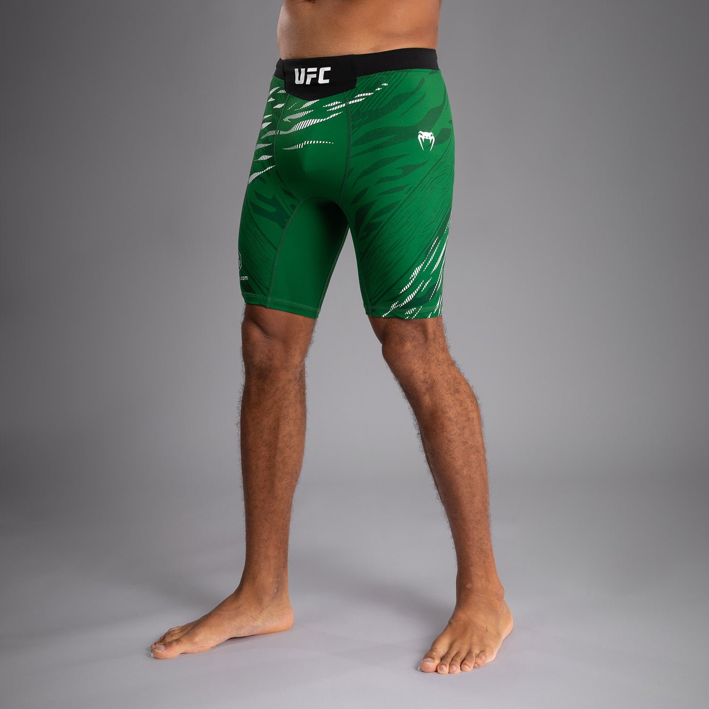 UFC Fusion by Venum Authentic Fight Night ヴァレトゥードショーツ（男性用） - グリーン