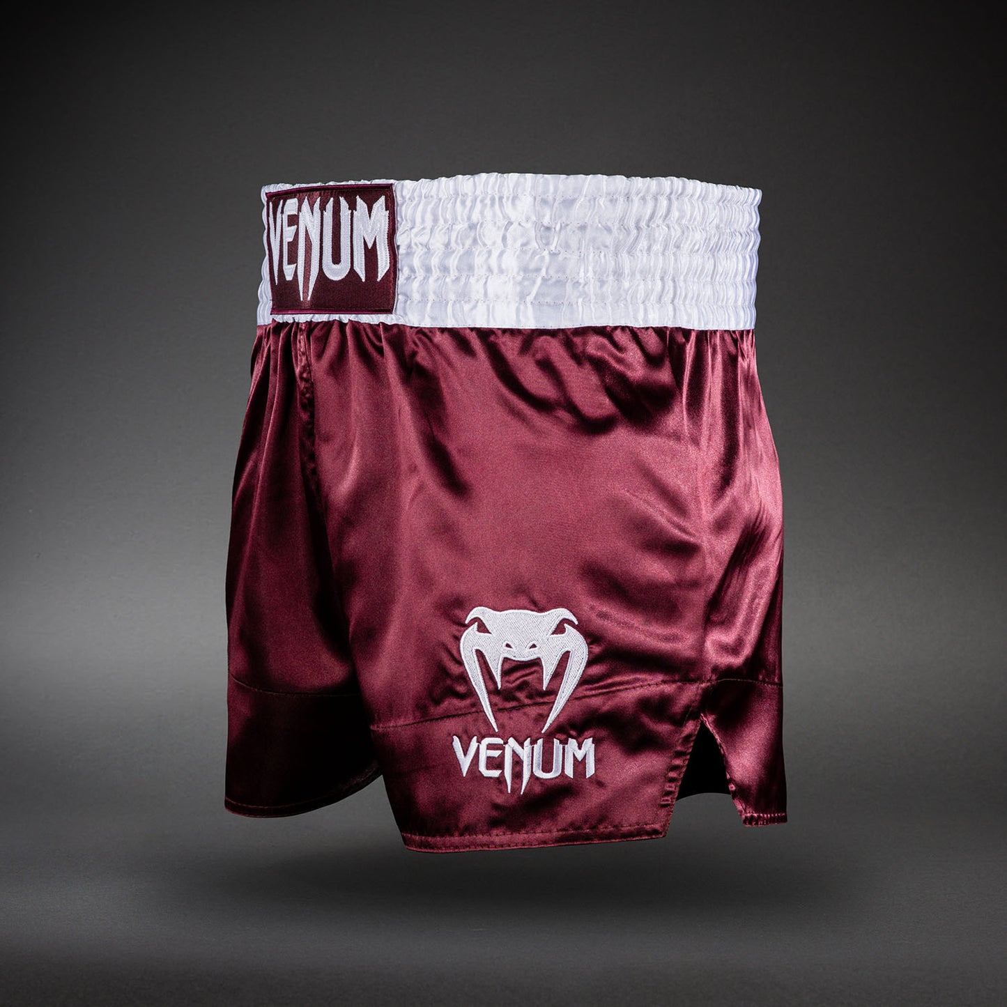 Venum Classic ムエタイショーツ – バーガンディ