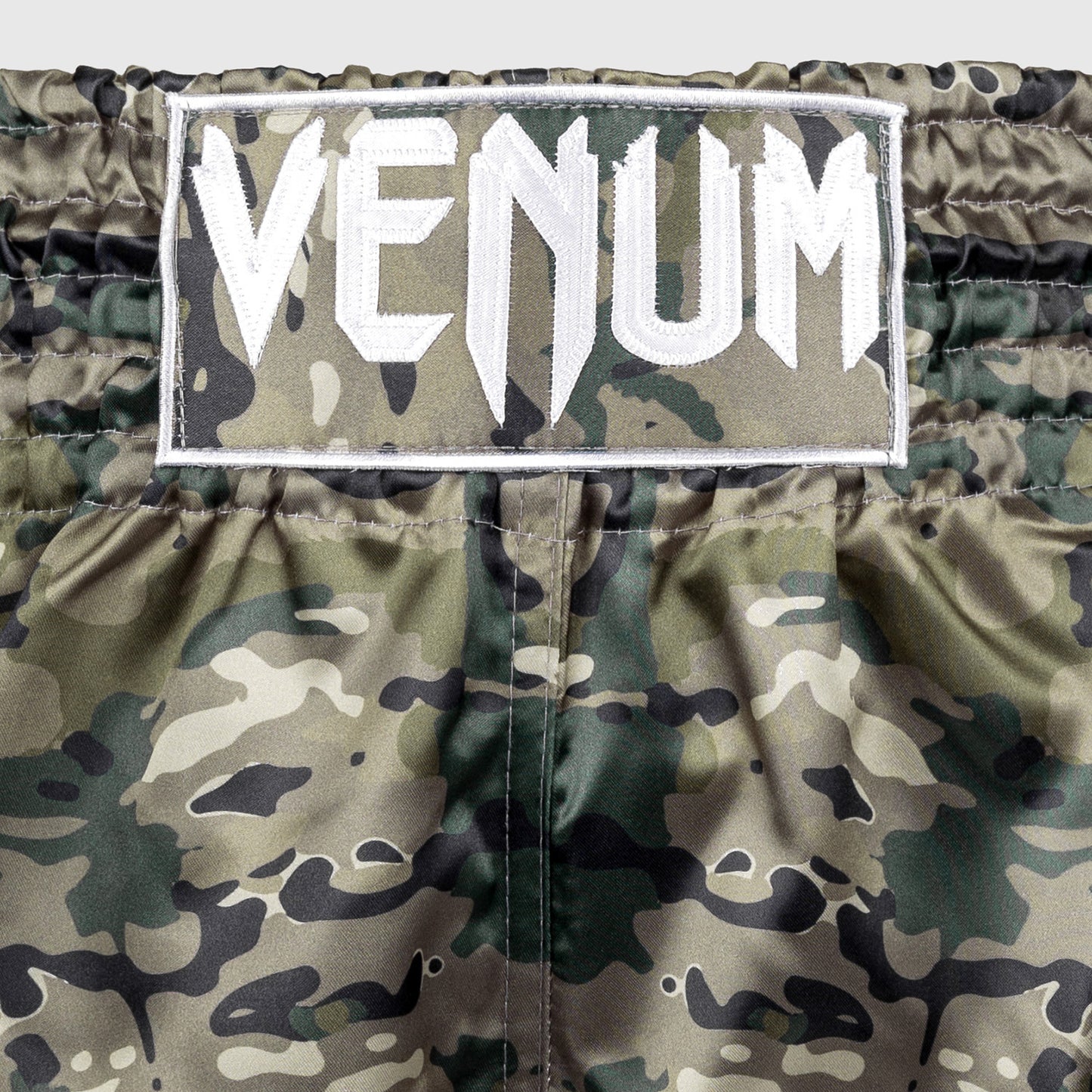 Venum Classic ムエタイショーツ - デザートカモ