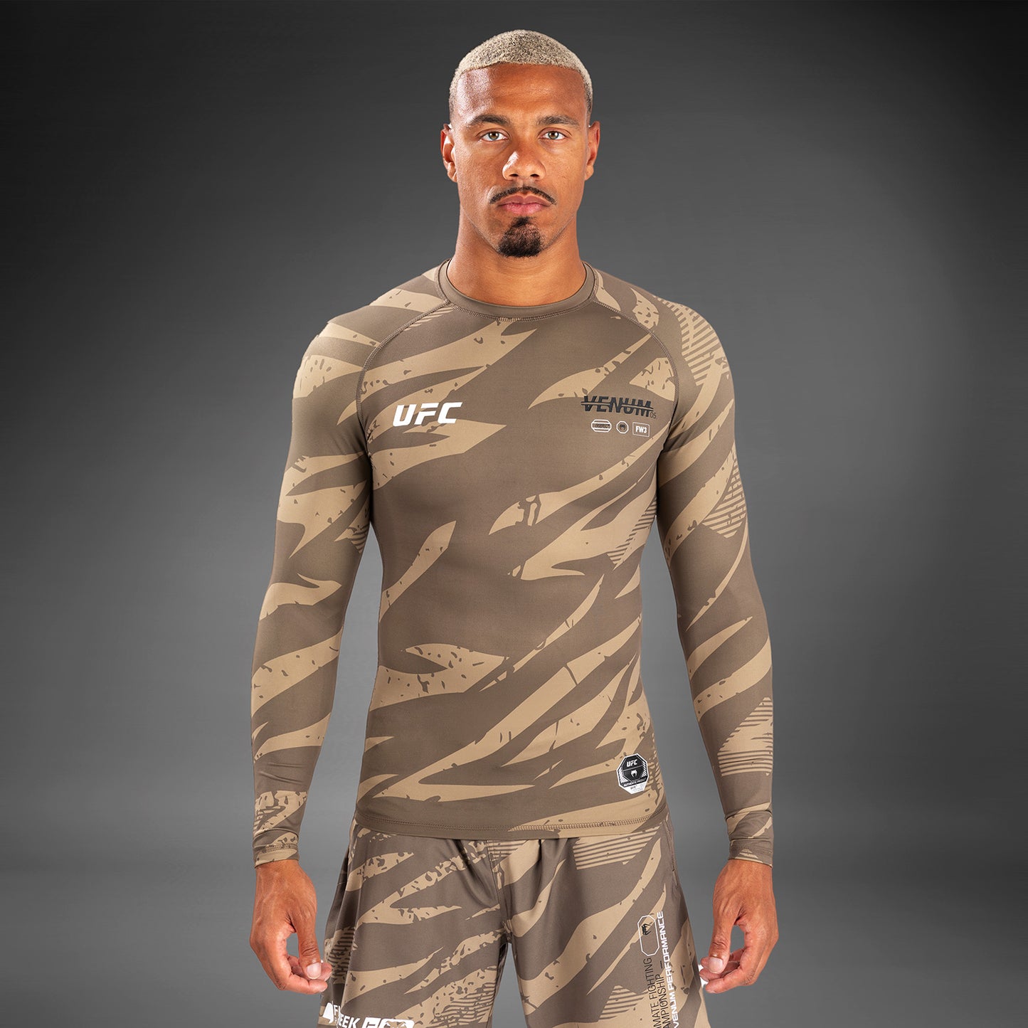 UFC Adrenaline By Venum Fight Week Performance  ロングスリーブラッシュガード - Desert Camo