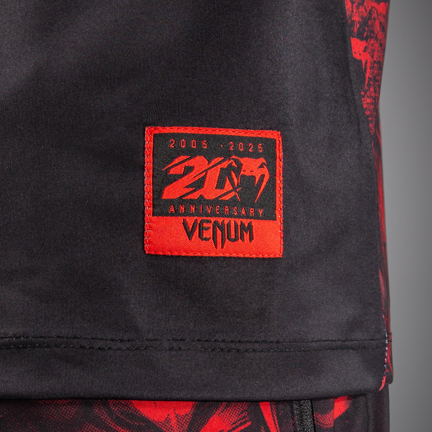 Venum 20th Anniversary ドライテックTシャツ - ブラック/レッド