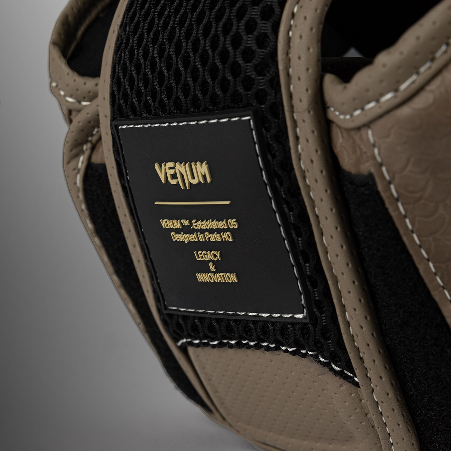 Venum Impact Evo Scales ヘッドギア – ブラウン
