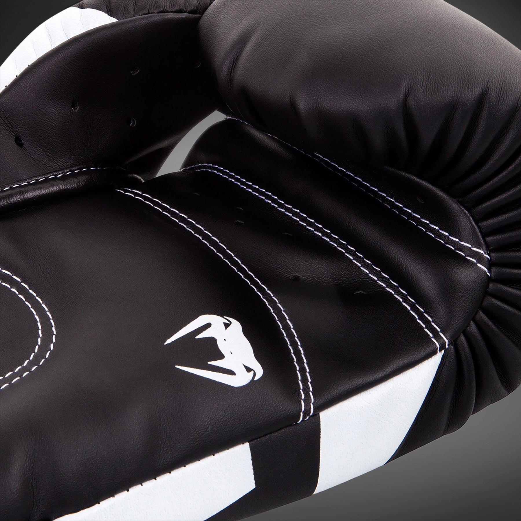 Venum ボクシンググローブ 3.0 ブラック/ホワイト Venum Challenger 3.0 Boxing Gloves - Venum