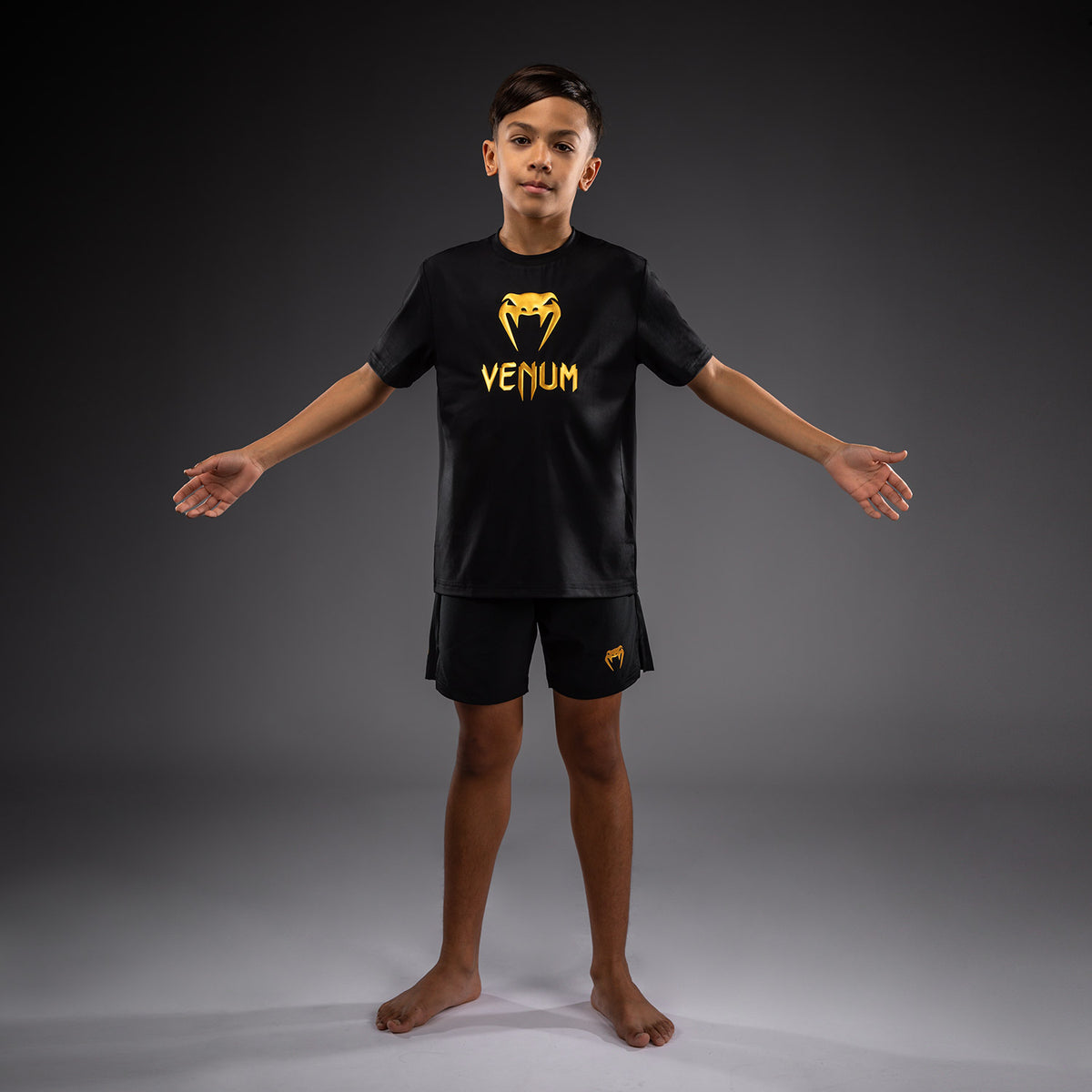 Venum Classic キッズ Dry Tech Tシャツ - ブラック/ゴールド