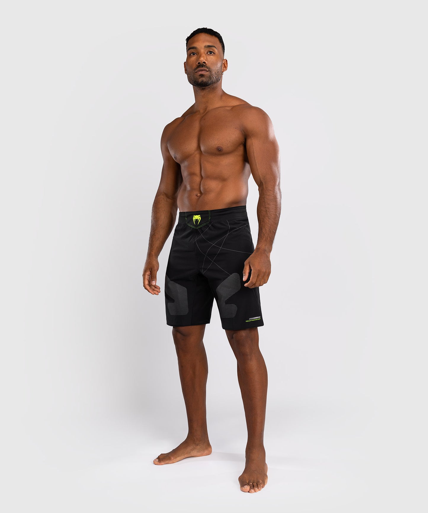 Venum Training Camp 4.0 メンズ・ファイトショーツ - ブラック／ネオングリーン