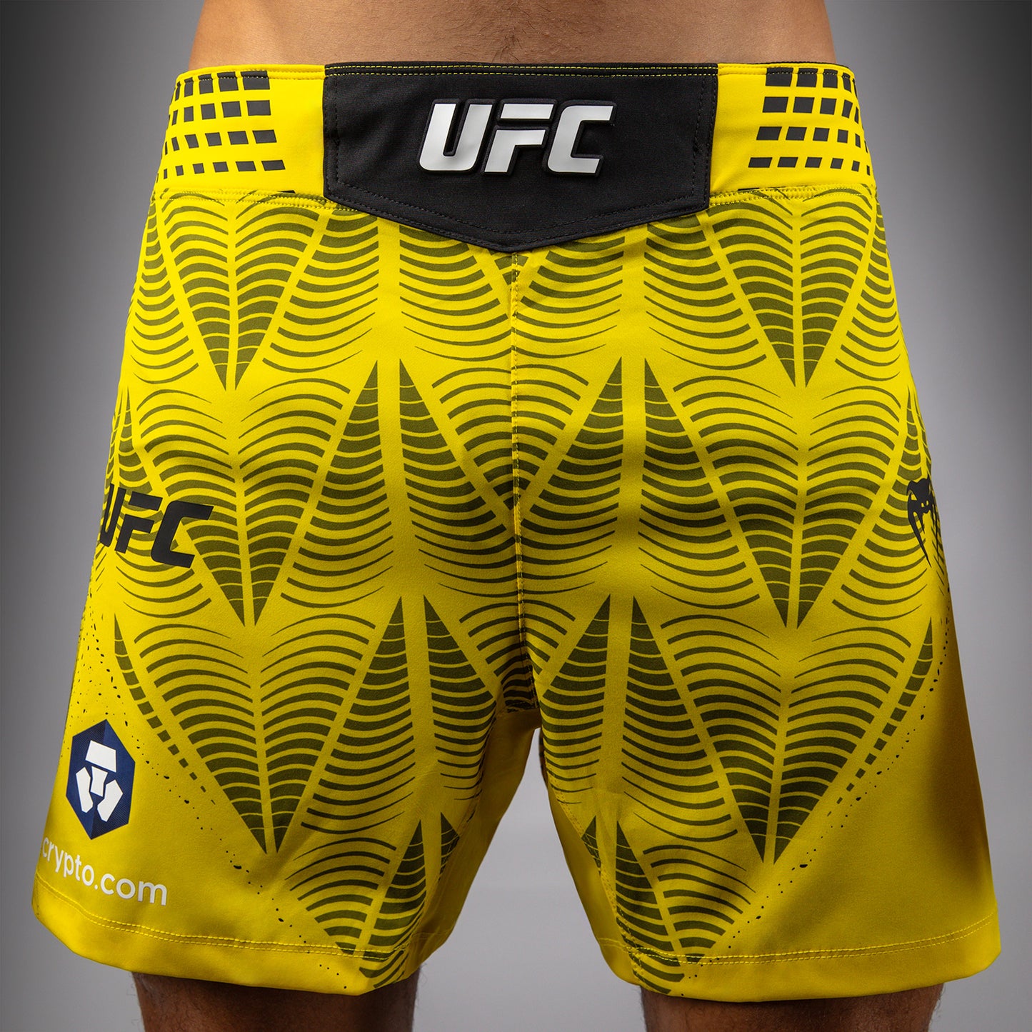 UFC Zenith by Venum Authentic Fight Night ショートフィットファイトショーツ メンズ - イエロー