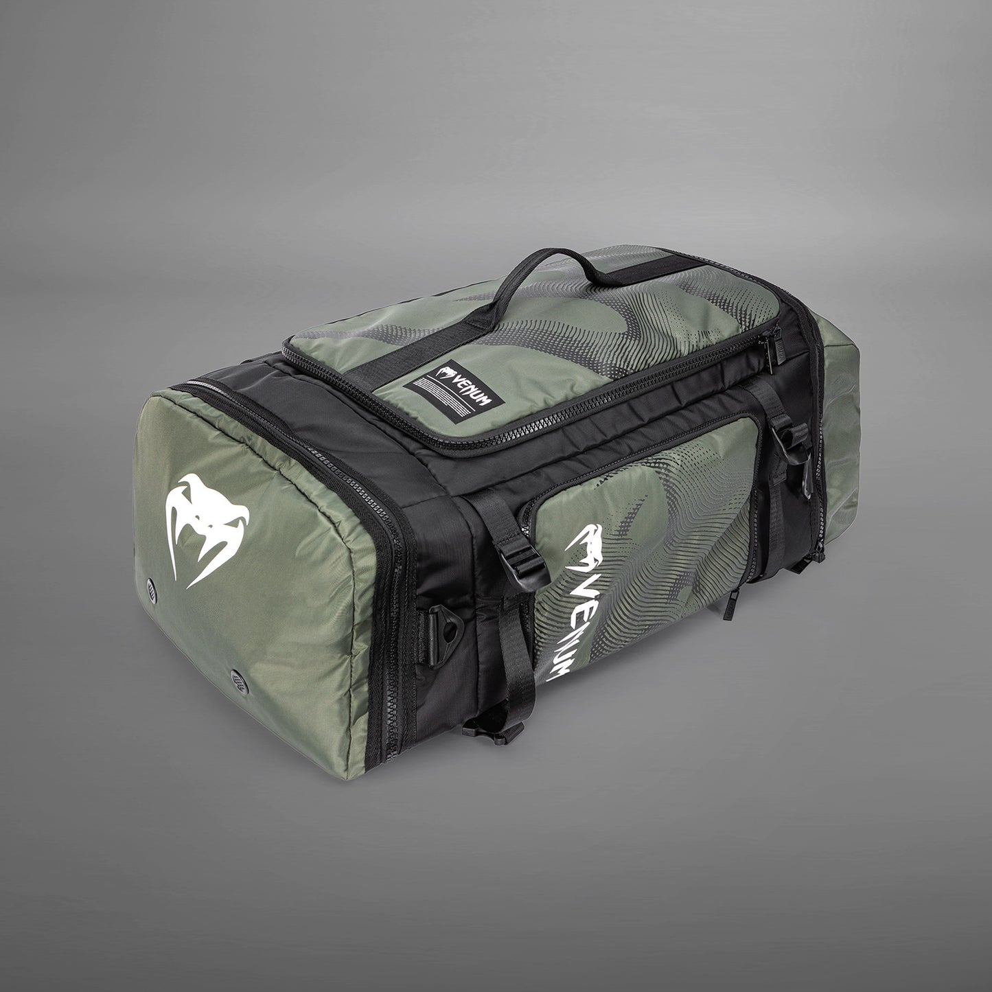 Venum Trainer ハイブリッドスポーツバッグ - アーミーグリーン