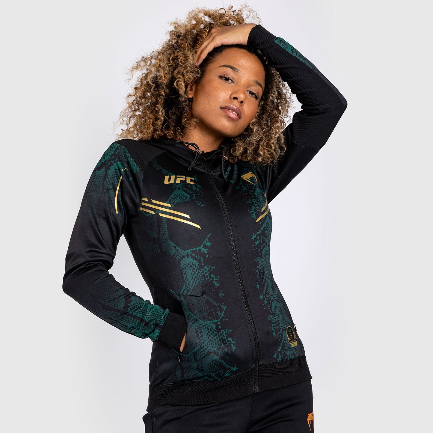 UFC Adrenaline by Venum Authentic Fight Night ウィメンズ・ウォークアウト・フーディ- Emerald Edition - グリーン/ブラック/ゴールド