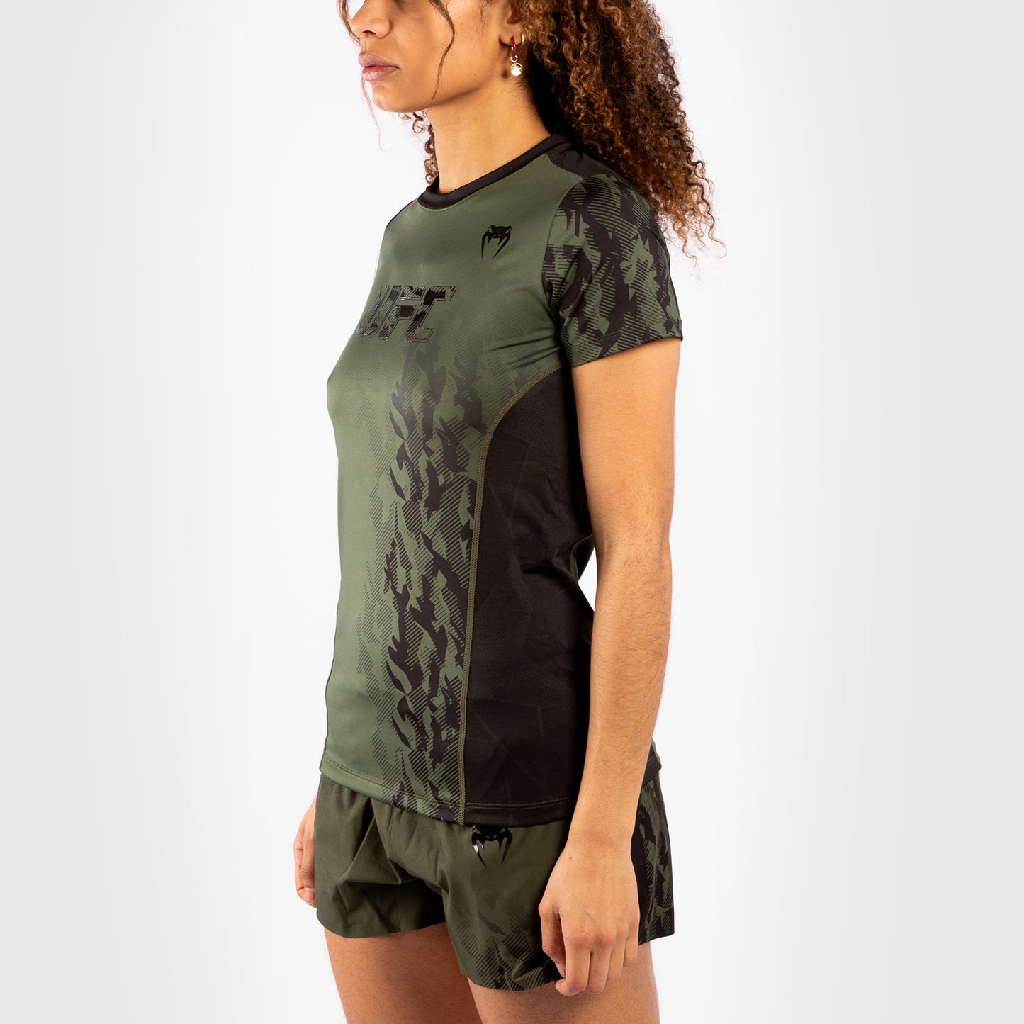 Venum UFC Authentic Fight Week ウィメンズ パフォーマンス 半袖Tシャツ – カーキ